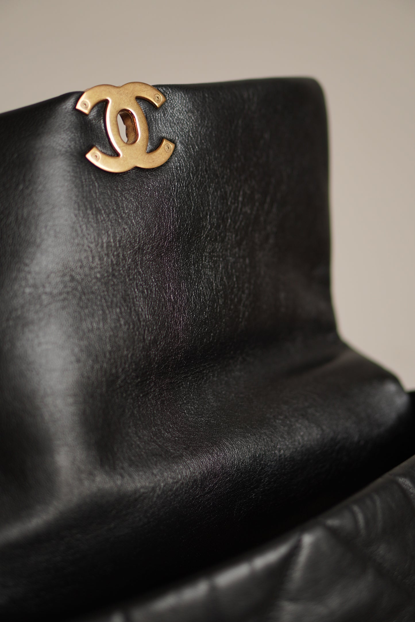 CHANEL 19 LARGE | BLACK