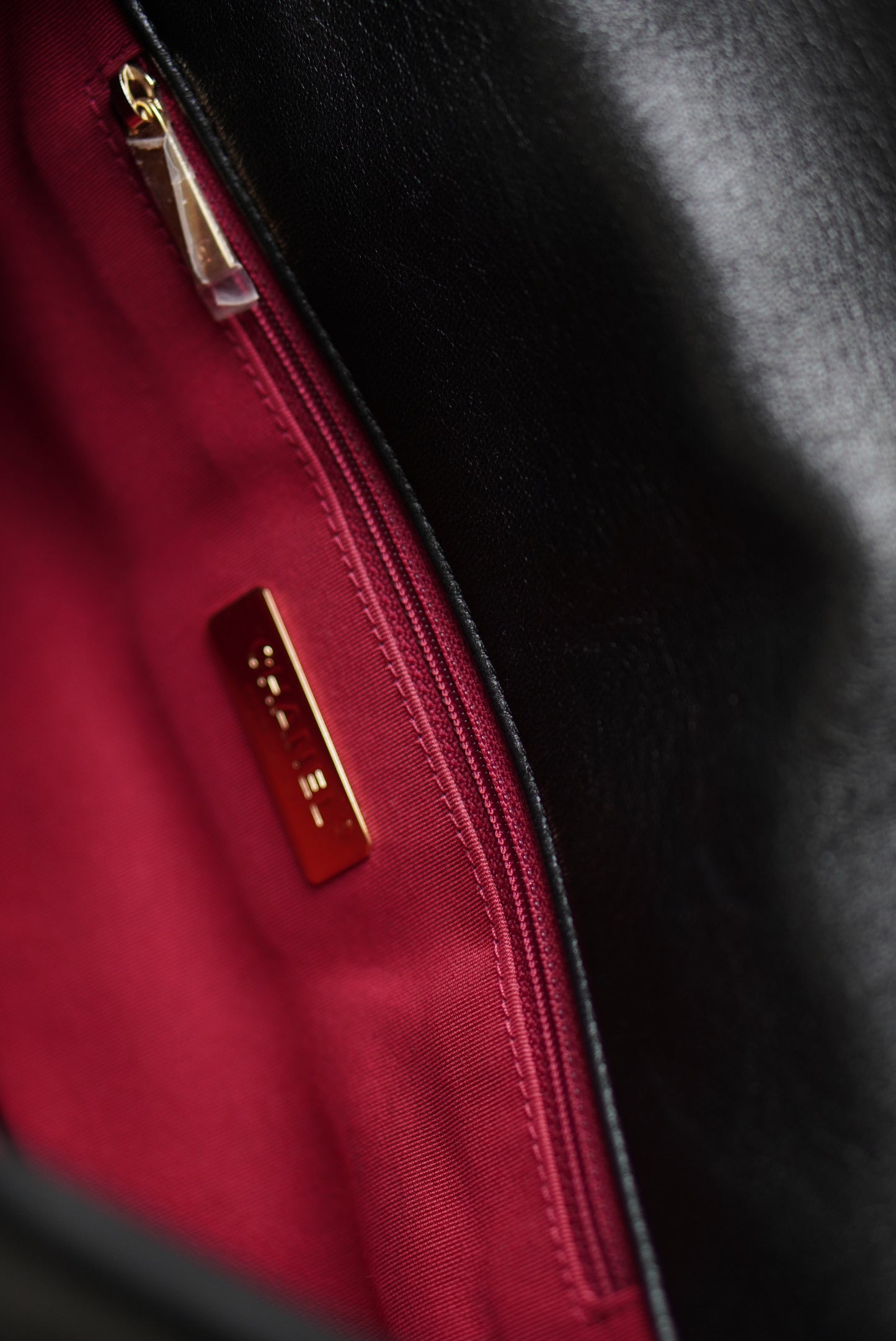 CHANEL 19 LARGE | BLACK