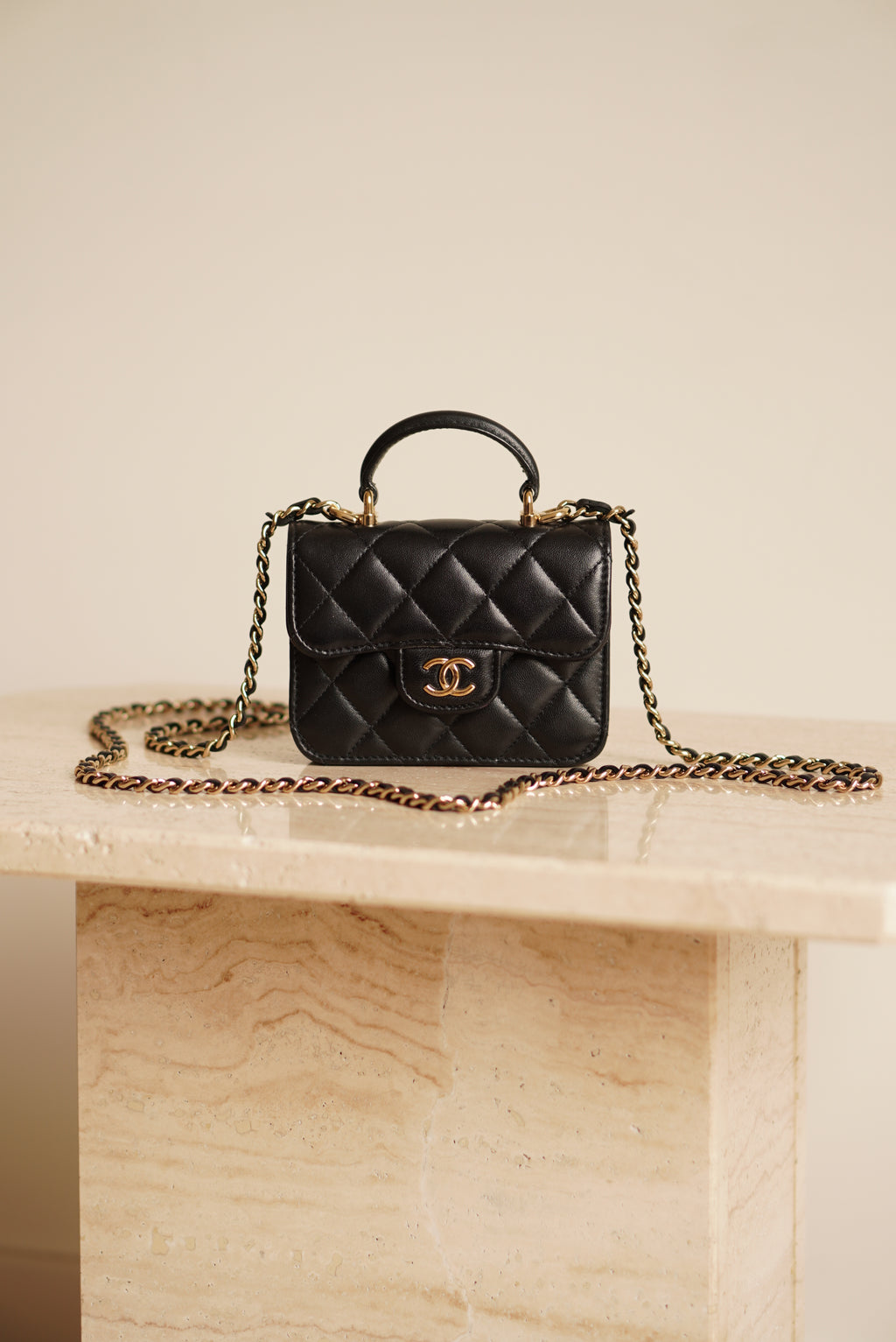 CHANEL 21K MICRO TOP HANDLE | BLACK