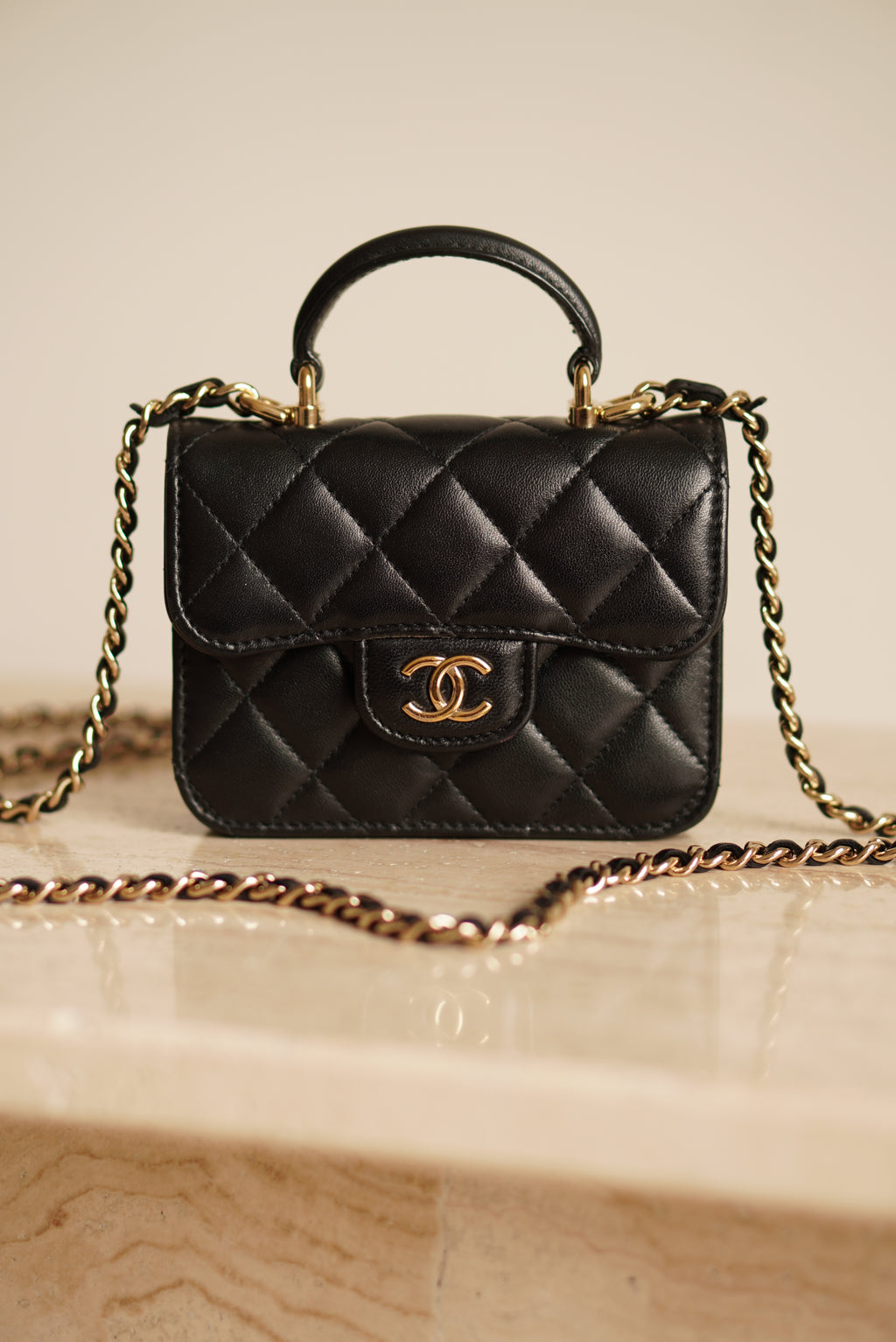 CHANEL 21K MICRO TOP HANDLE | BLACK