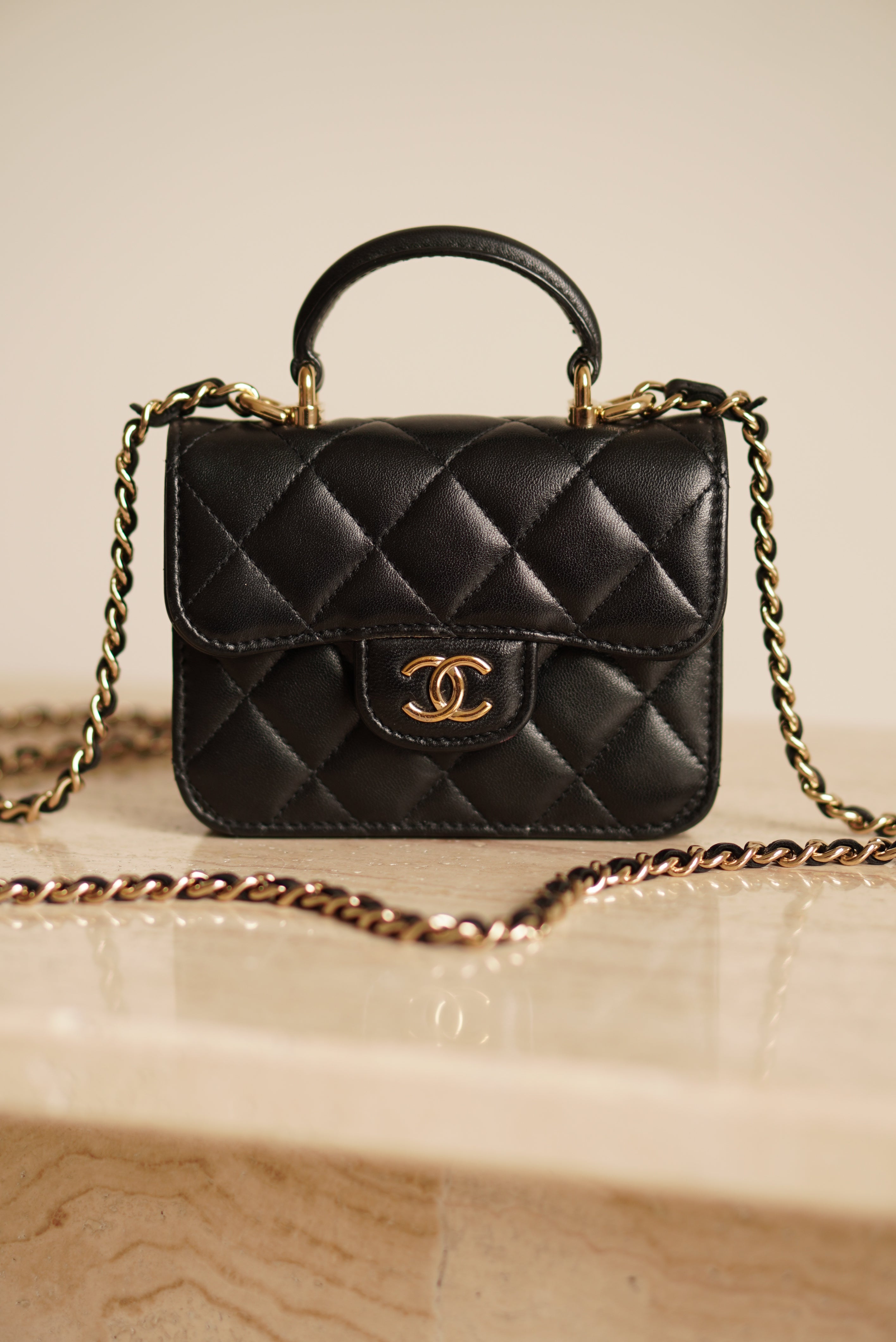 CHANEL 21K MICRO TOP HANDLE | BLACK