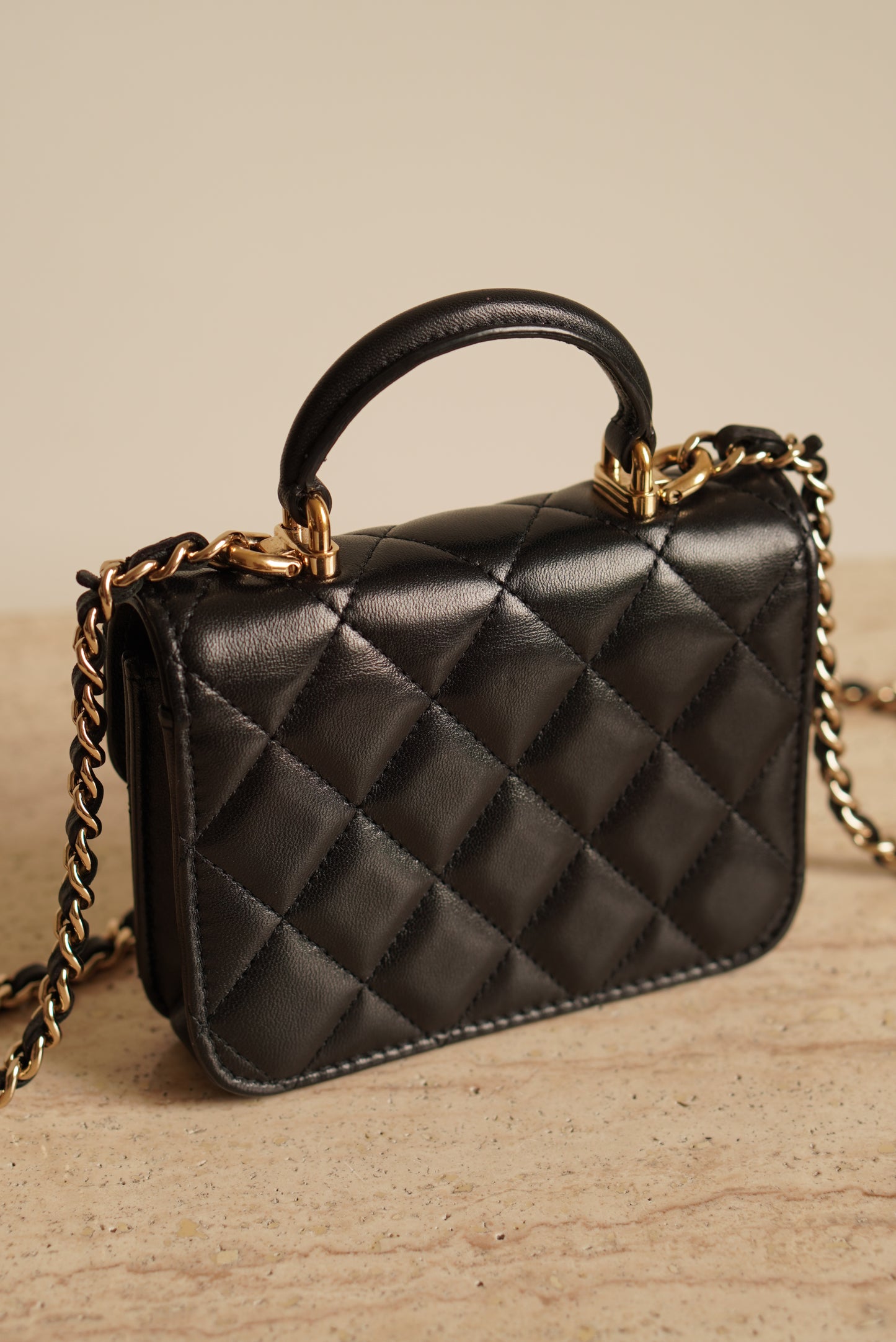 CHANEL 21K MICRO TOP HANDLE | BLACK