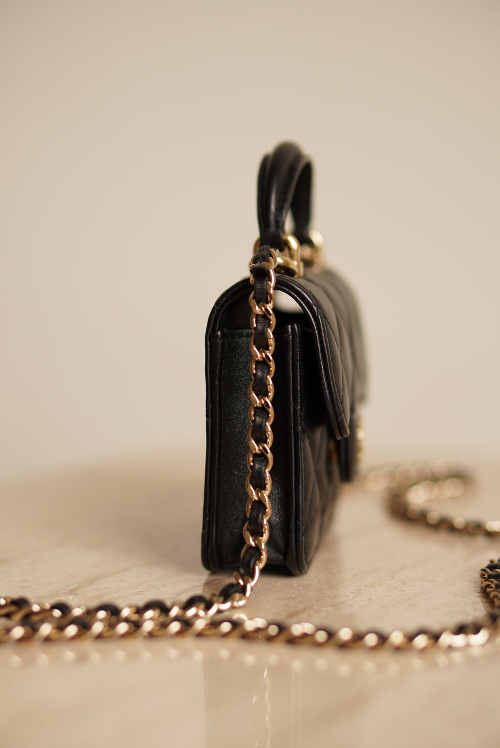 CHANEL 21K MICRO TOP HANDLE | BLACK