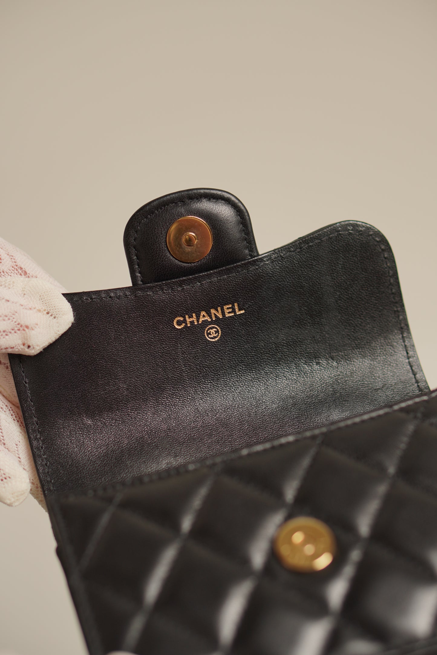 CHANEL 21K MICRO TOP HANDLE | BLACK