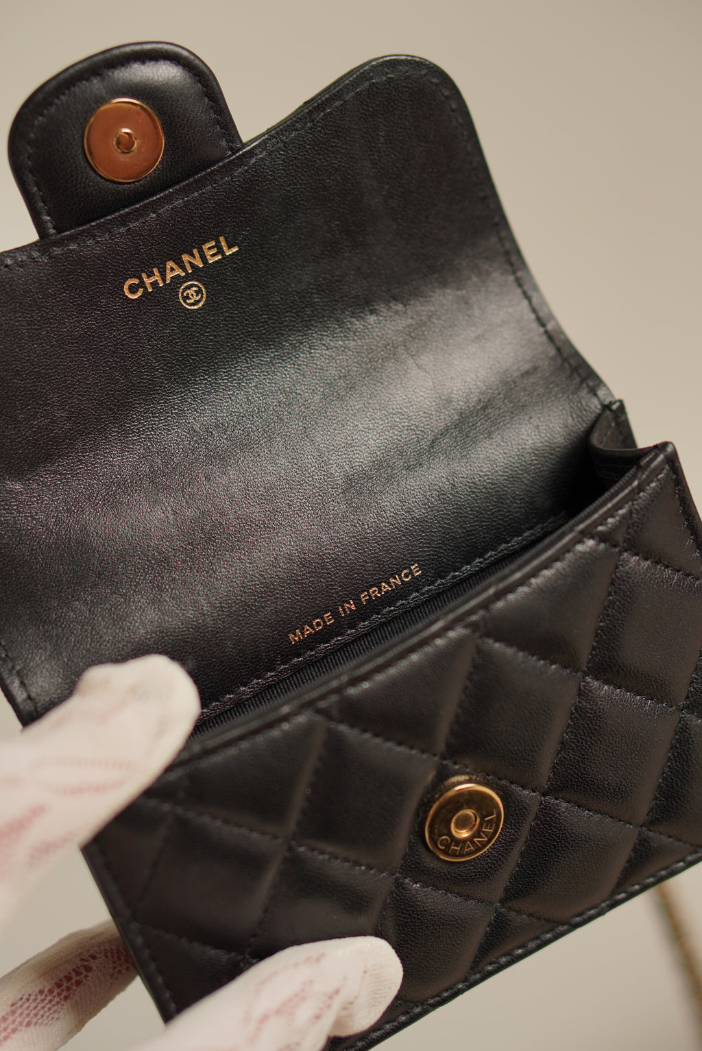 CHANEL 21K MICRO TOP HANDLE | BLACK