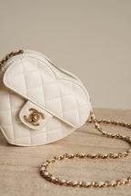 CHANEL 22S SMALL HEART BAG | WHITE