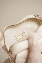 CHANEL 22S SMALL HEART BAG | WHITE