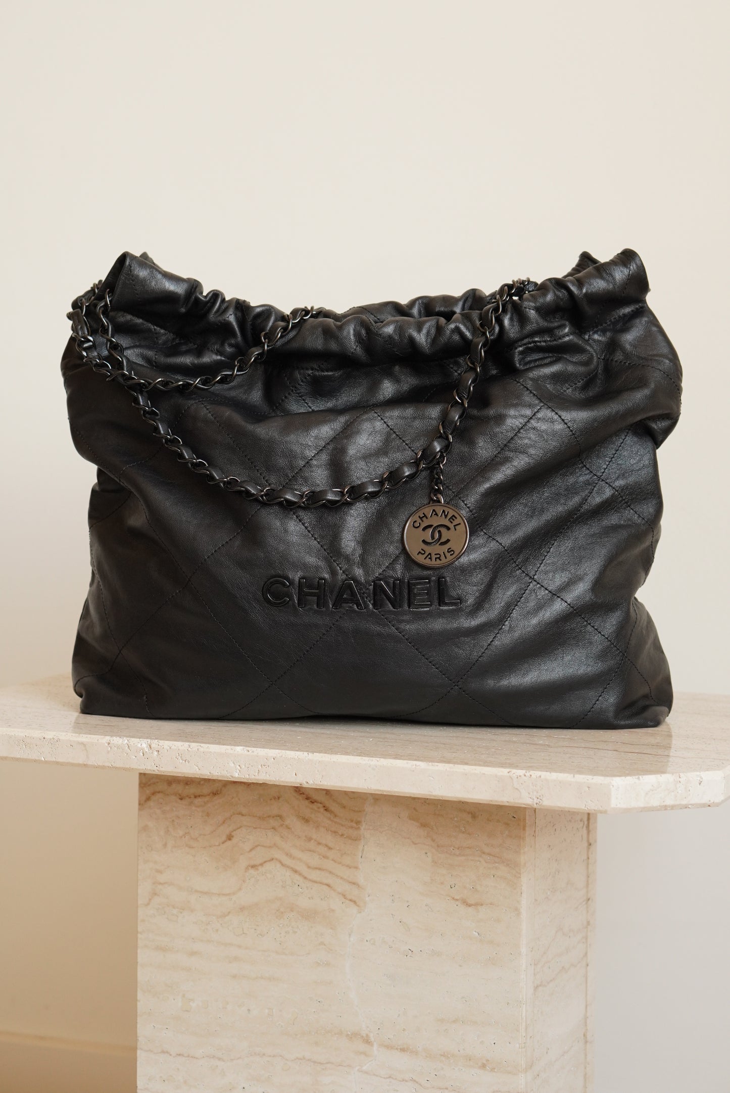 CHANEL 22 SMALL | SO BLACK