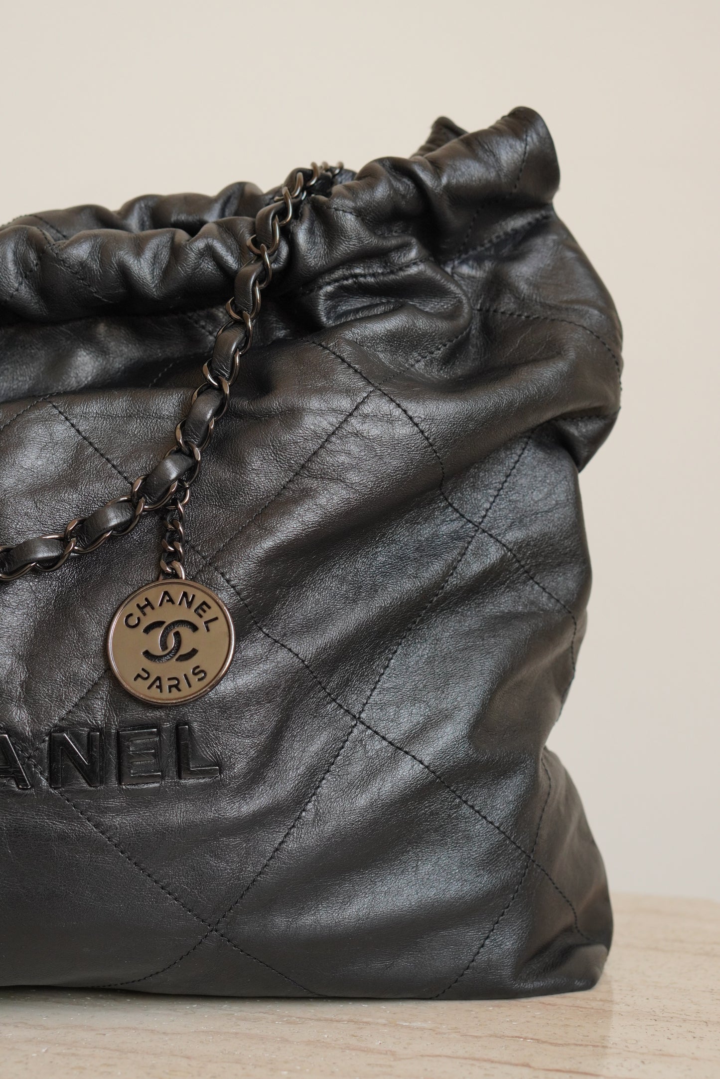 CHANEL 22 SMALL | SO BLACK