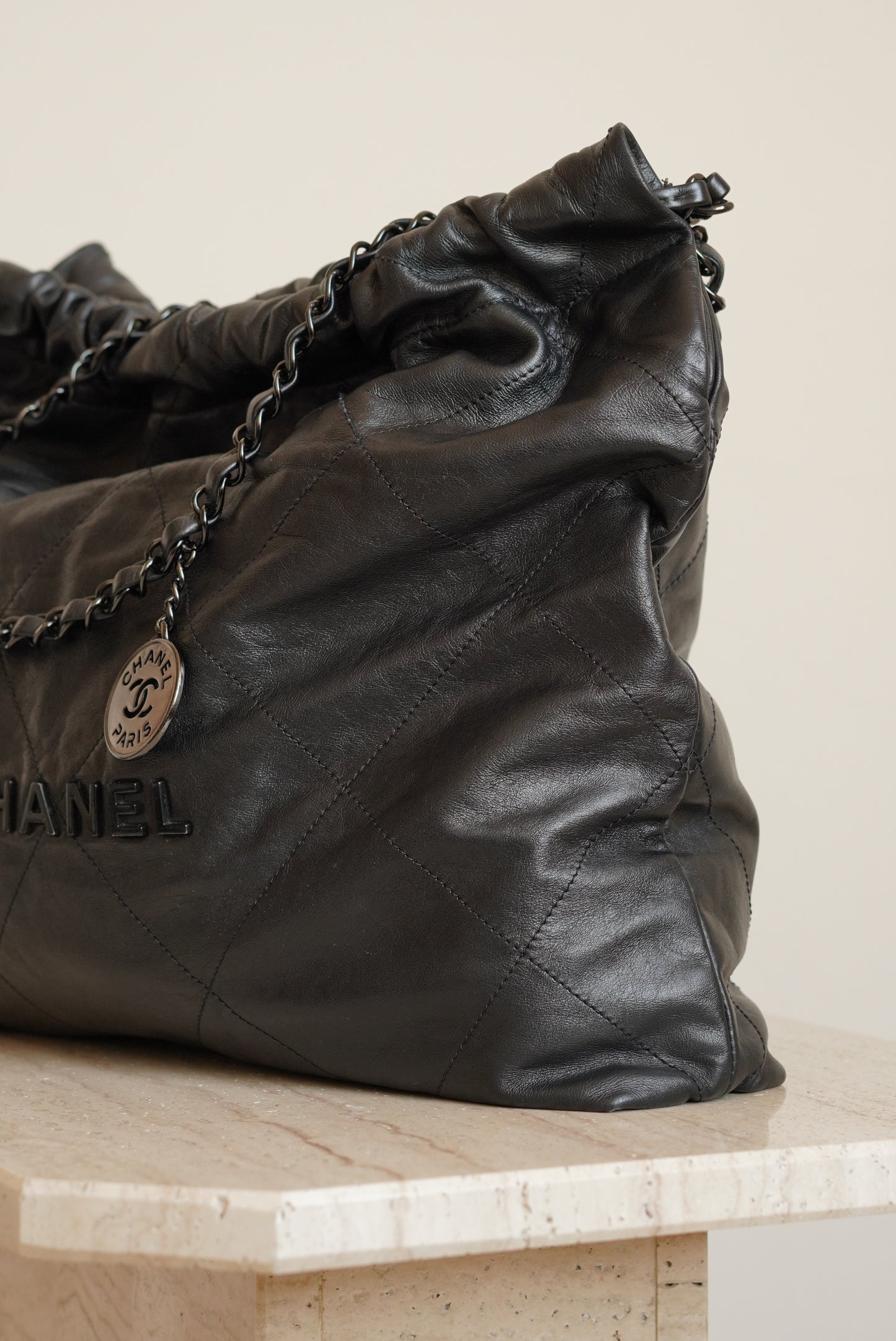 CHANEL 22 SMALL | SO BLACK