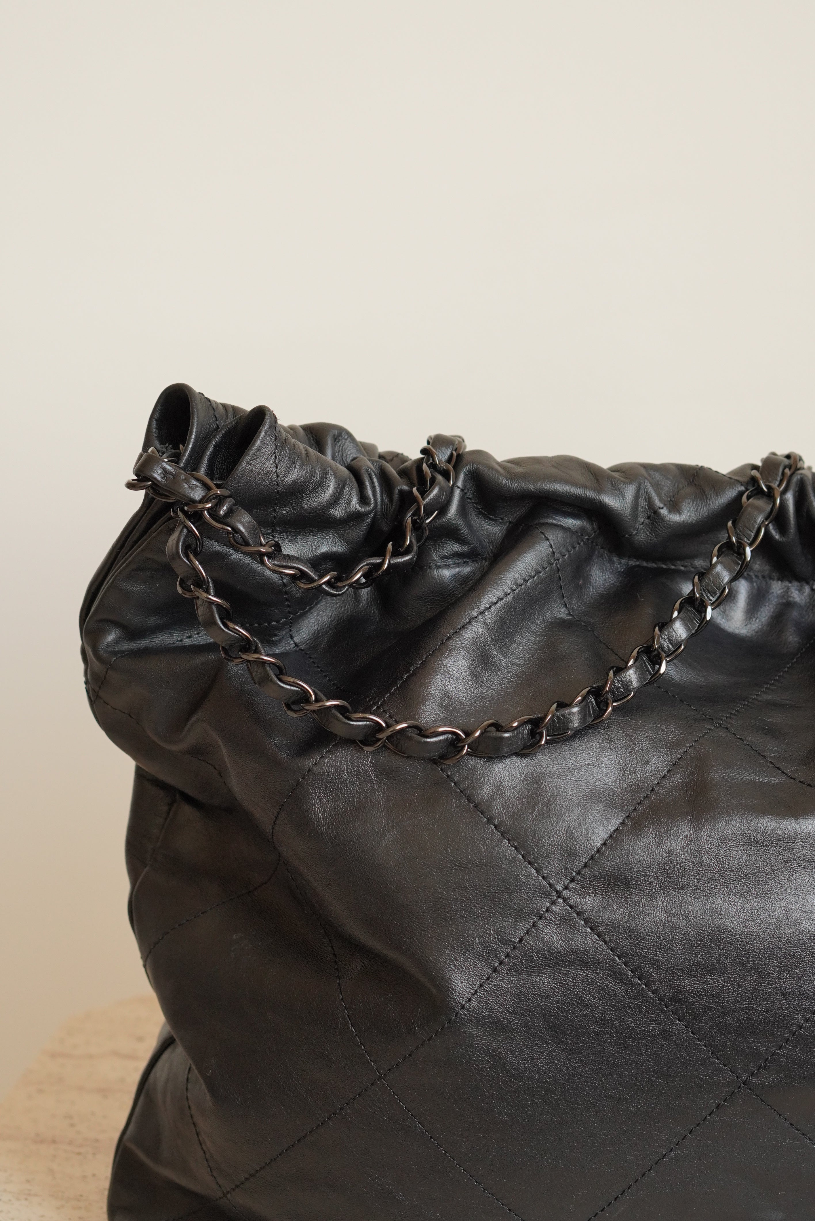 CHANEL 22 SMALL | SO BLACK