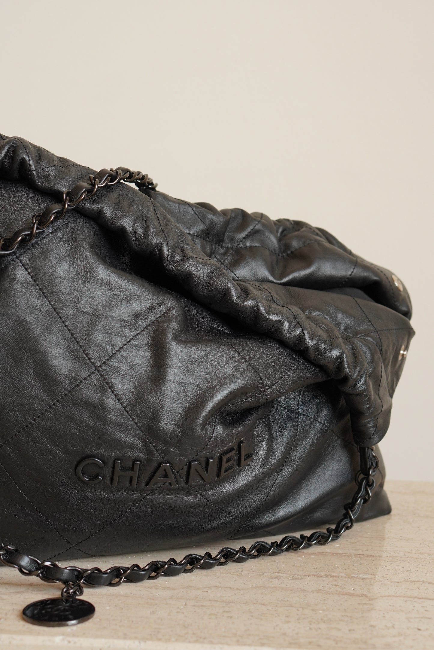 CHANEL 22 SMALL | SO BLACK