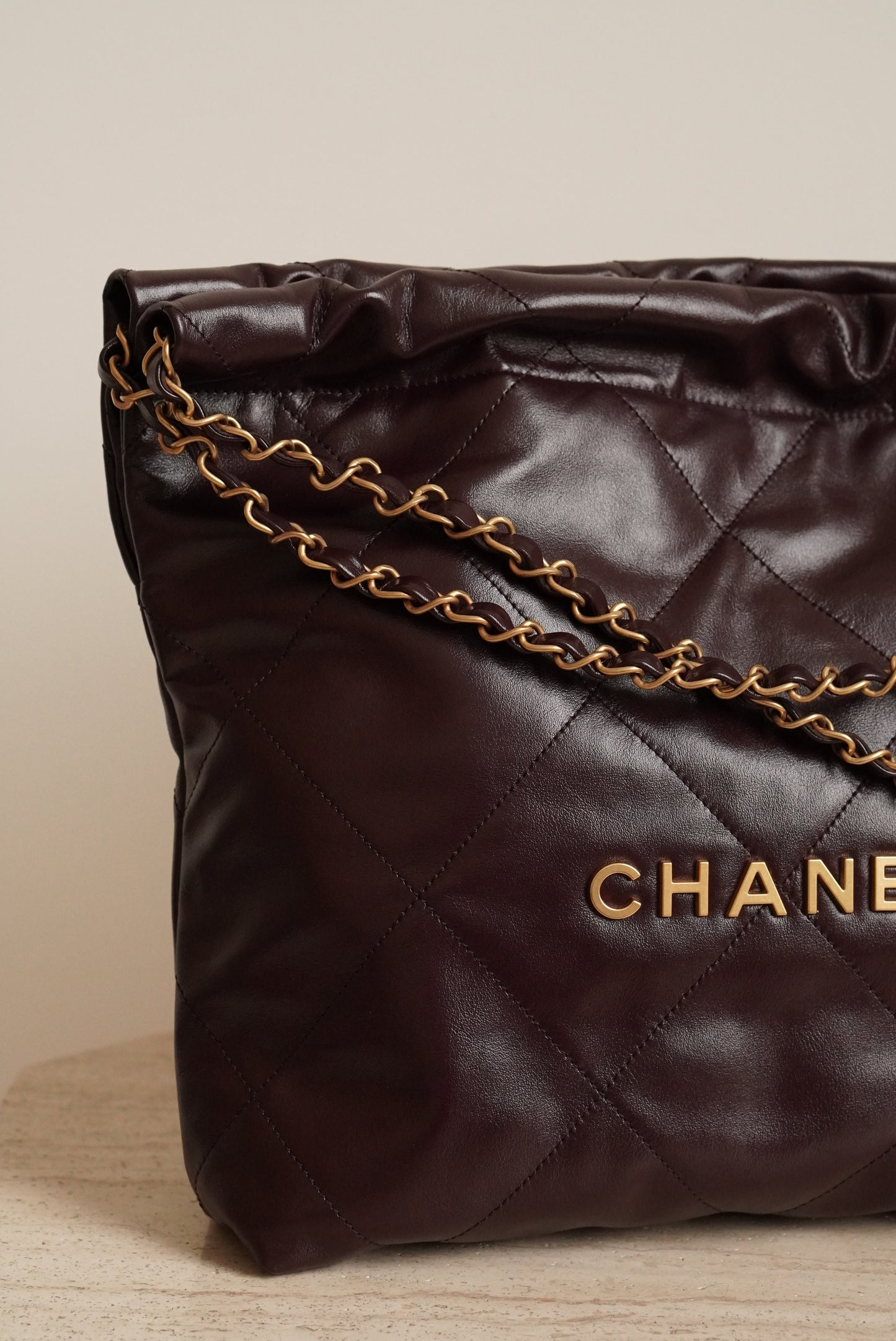 CHANEL 22 SMALL | DARK BROWN