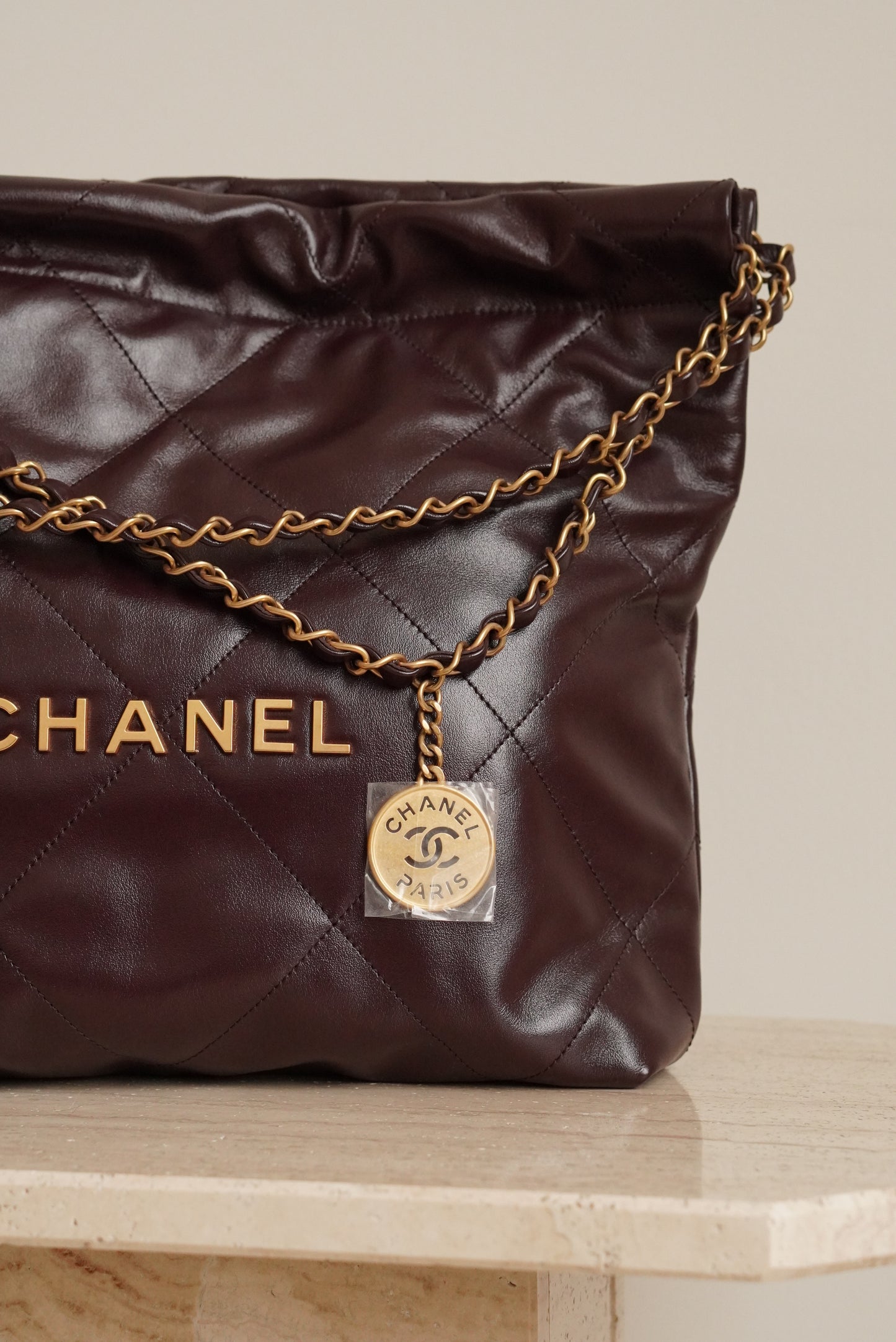 CHANEL 22 SMALL | DARK BROWN
