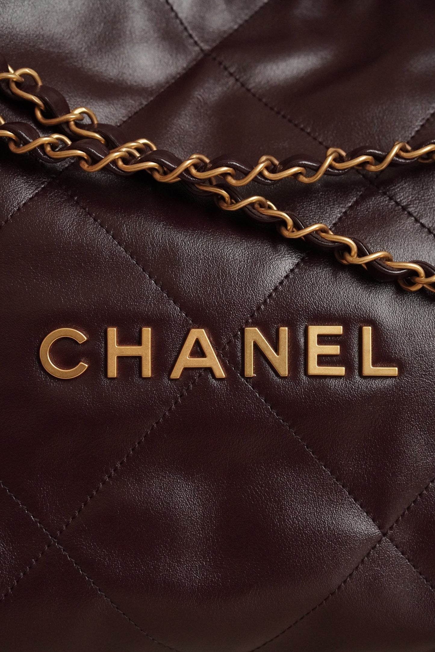 CHANEL 22 SMALL | DARK BROWN