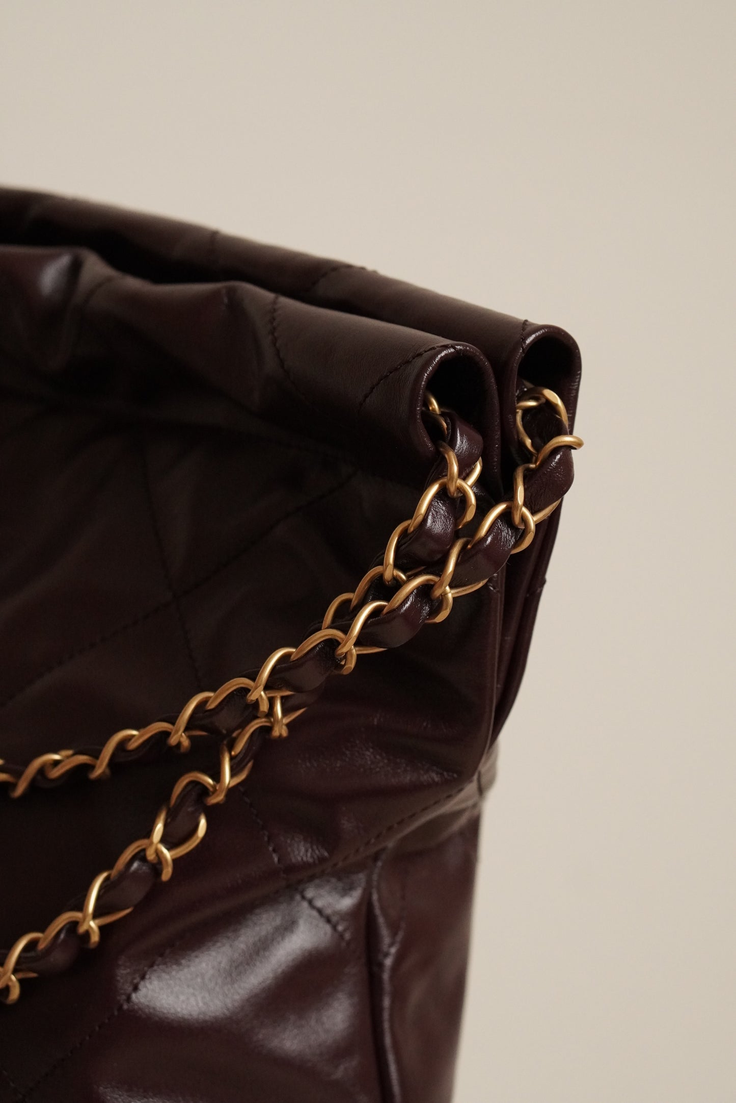 CHANEL 22 SMALL | DARK BROWN