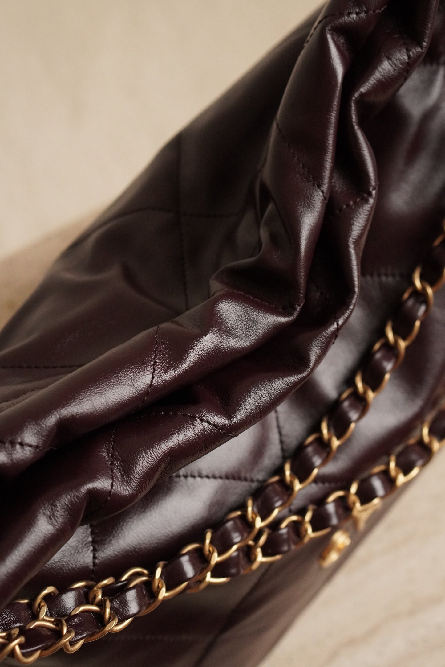 CHANEL 22 SMALL | DARK BROWN