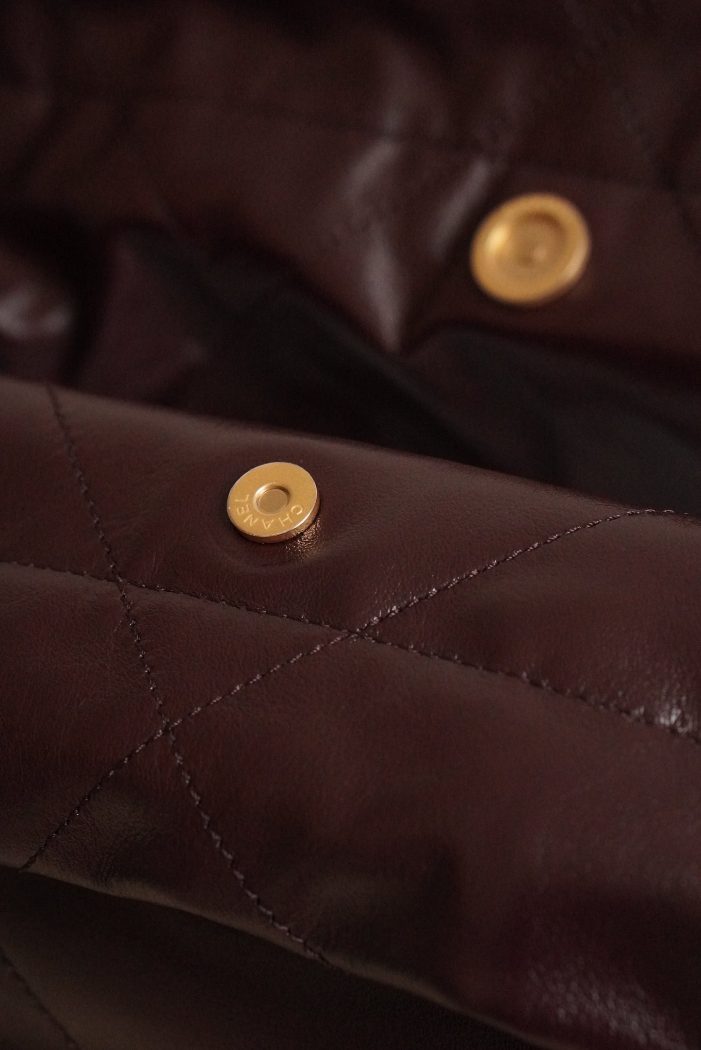 CHANEL 22 SMALL | DARK BROWN
