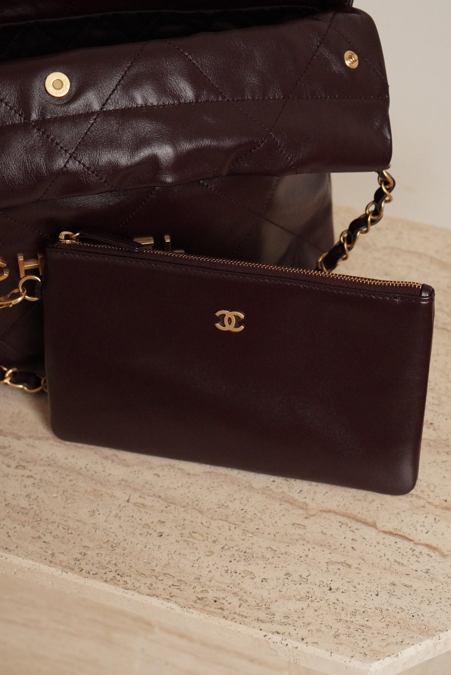 CHANEL 22 SMALL | DARK BROWN
