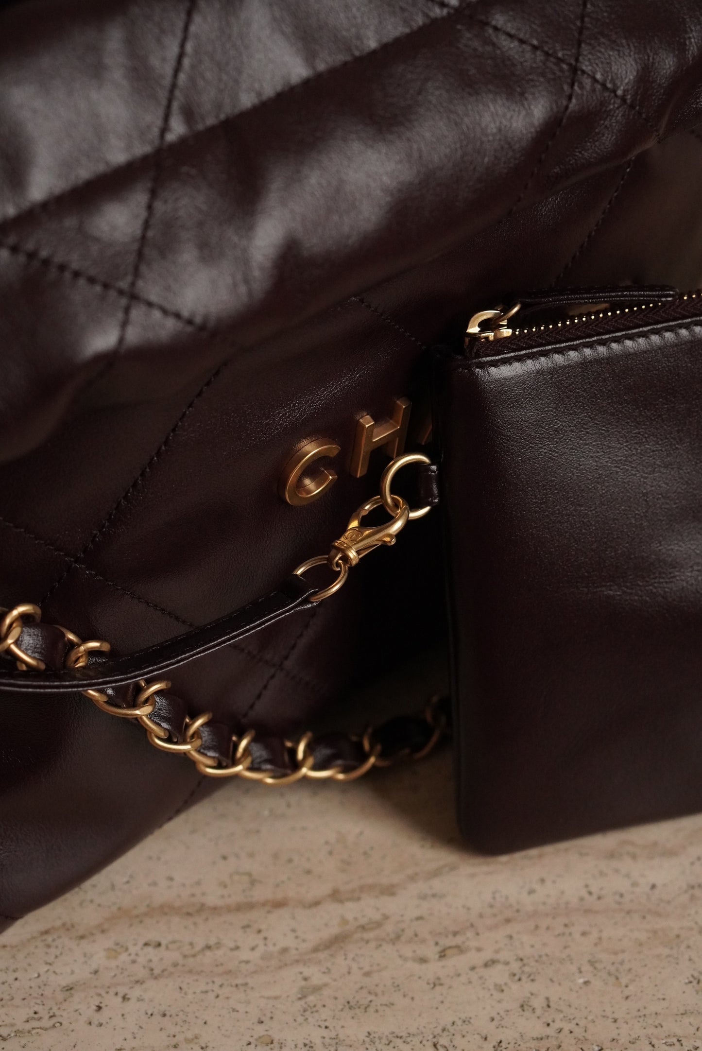 CHANEL 22 SMALL | DARK BROWN