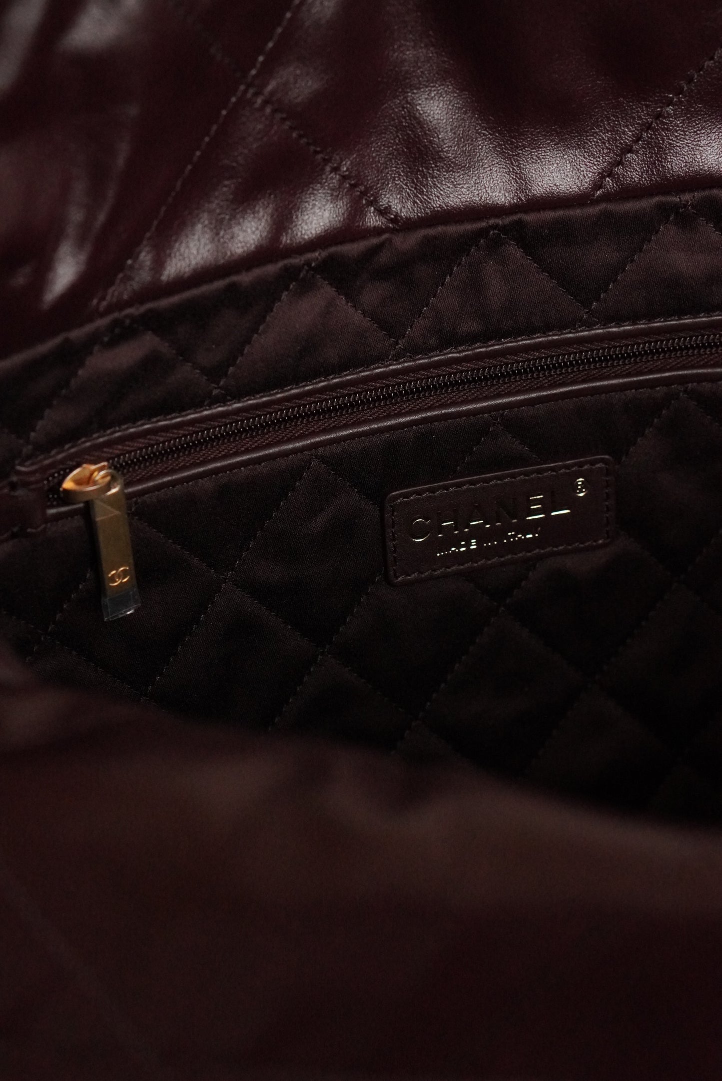 CHANEL 22 SMALL | DARK BROWN