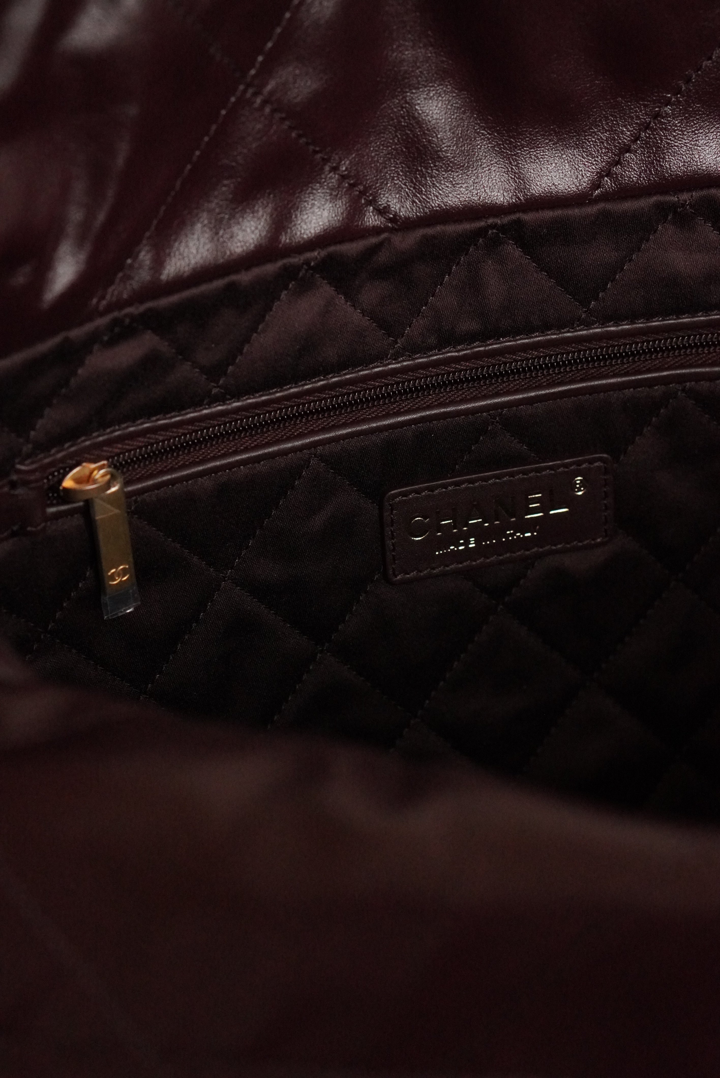 CHANEL 22 SMALL | DARK BROWN