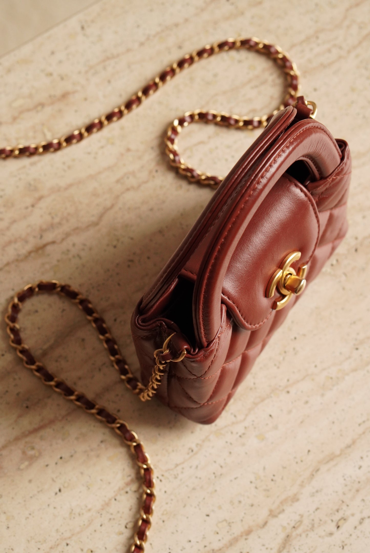 CHANEL 24A KELLY MICRO | BROWN