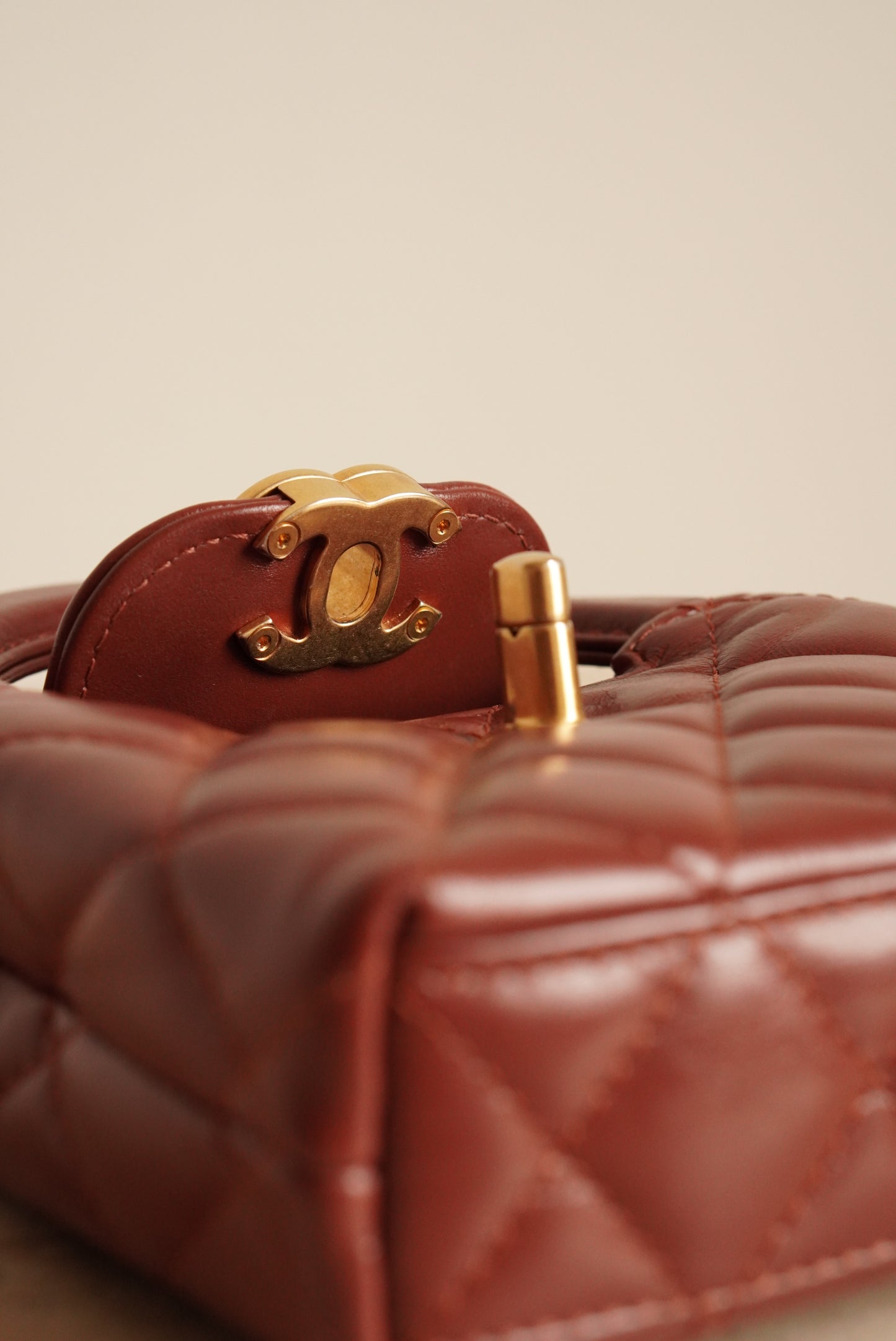 CHANEL 24A KELLY MICRO | BROWN