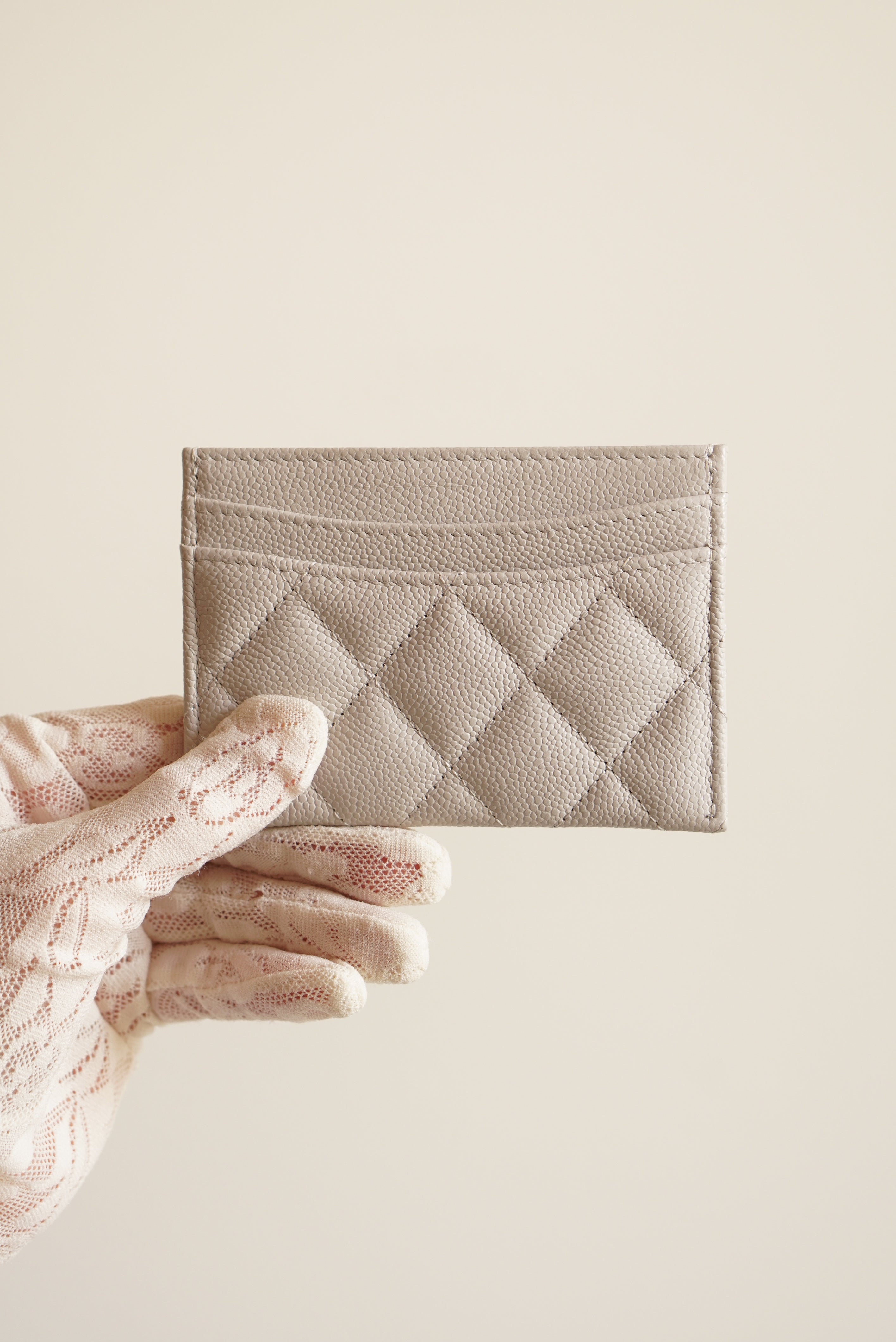 CHANEL 25C CLASSIC CARD HOLDER | LIGHT GREY