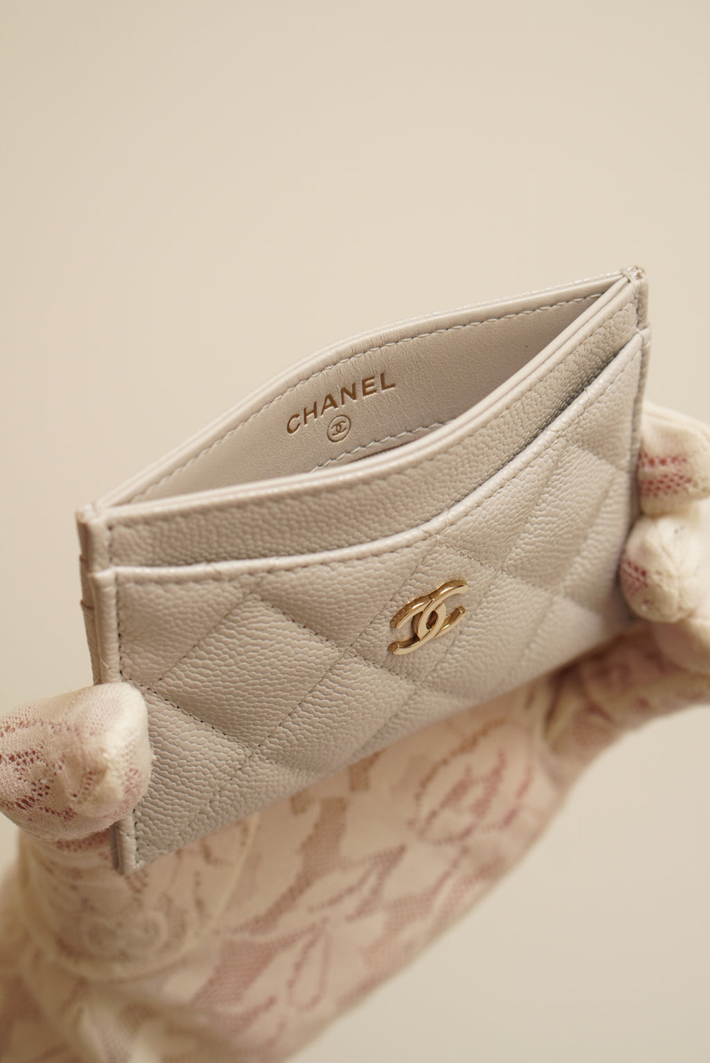 CHANEL 25C CLASSIC CARD HOLDER | LIGHT GREY