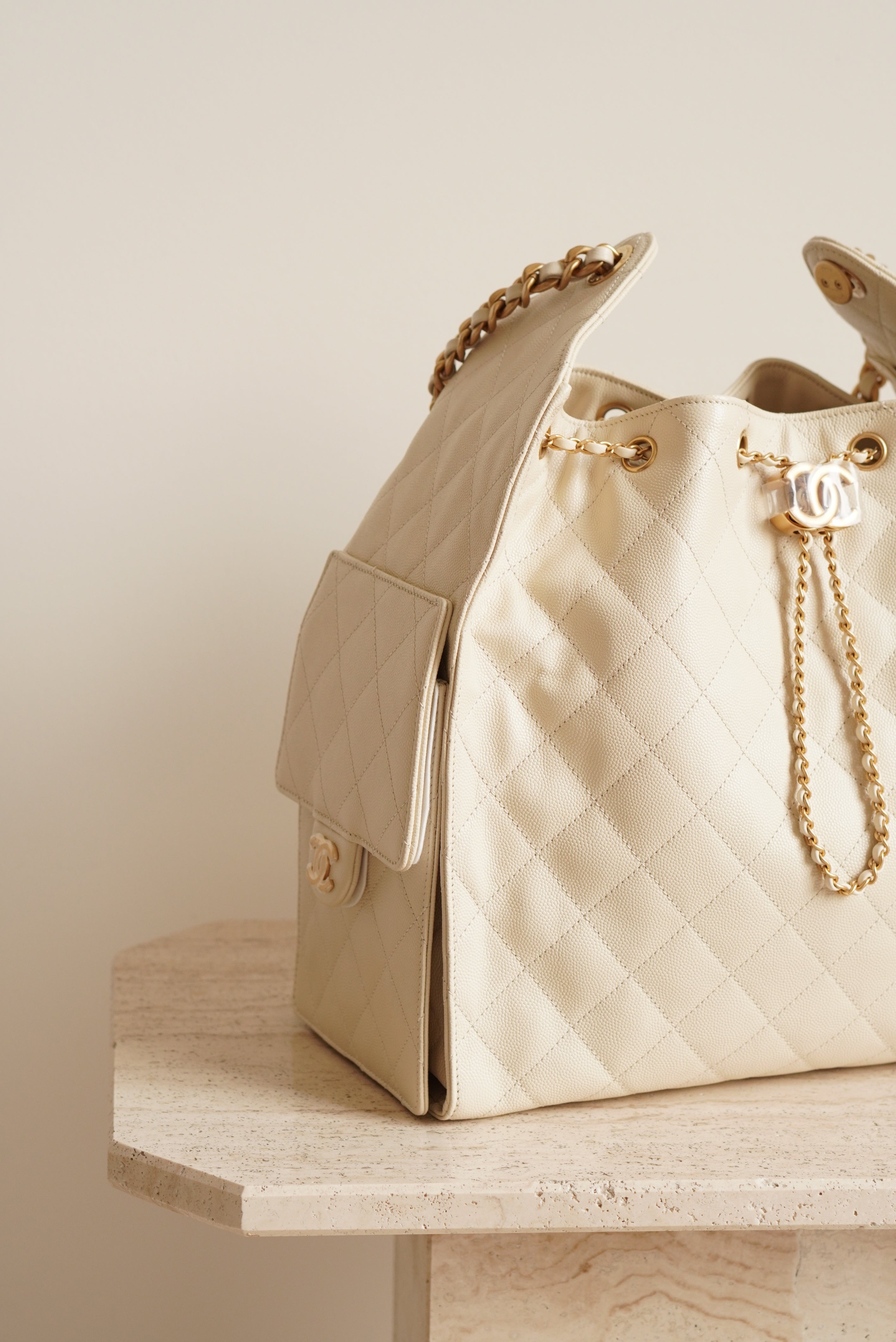 CHANEL 25 MEDIUM | LIGHT BEIGE