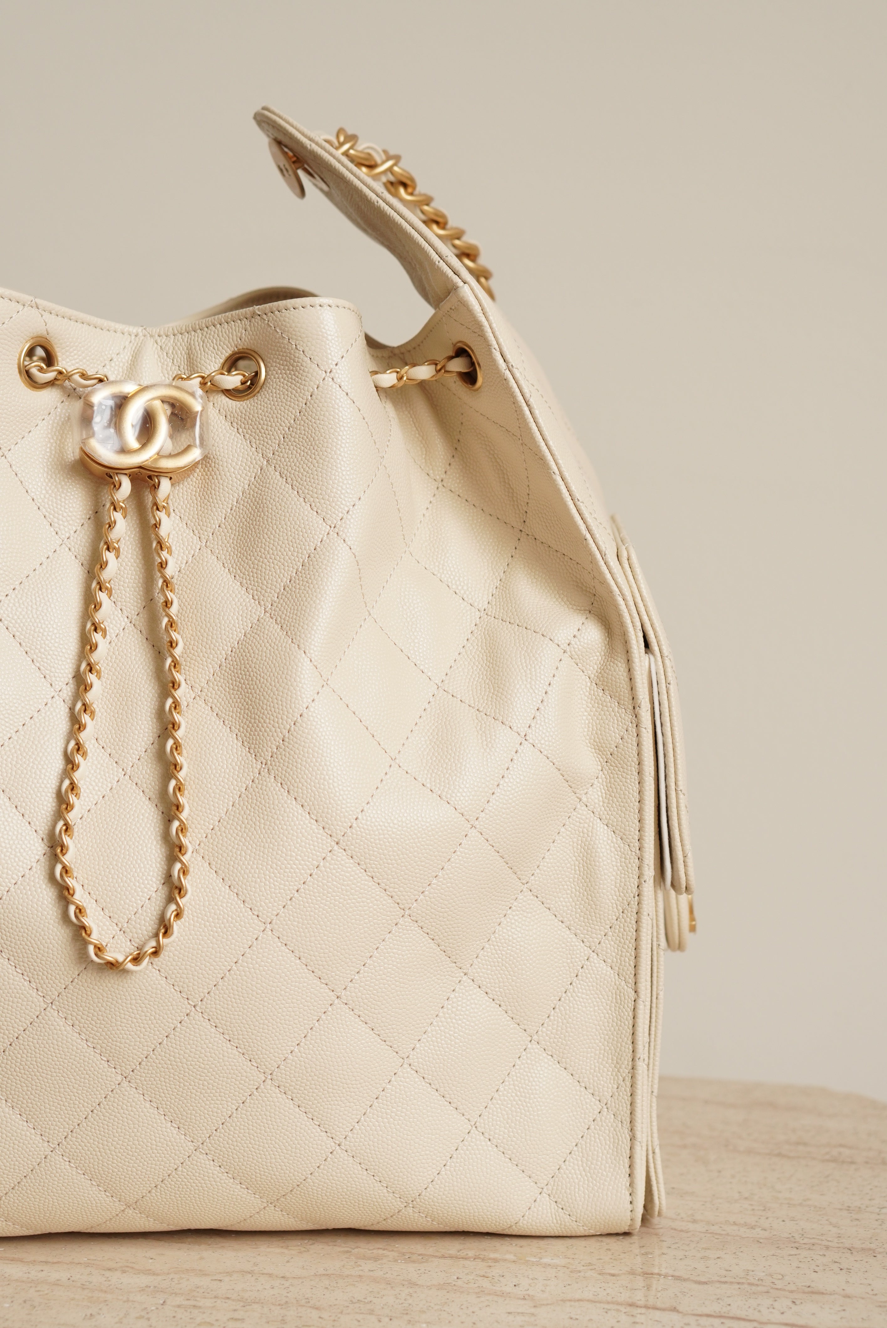 CHANEL 25 MEDIUM | LIGHT BEIGE