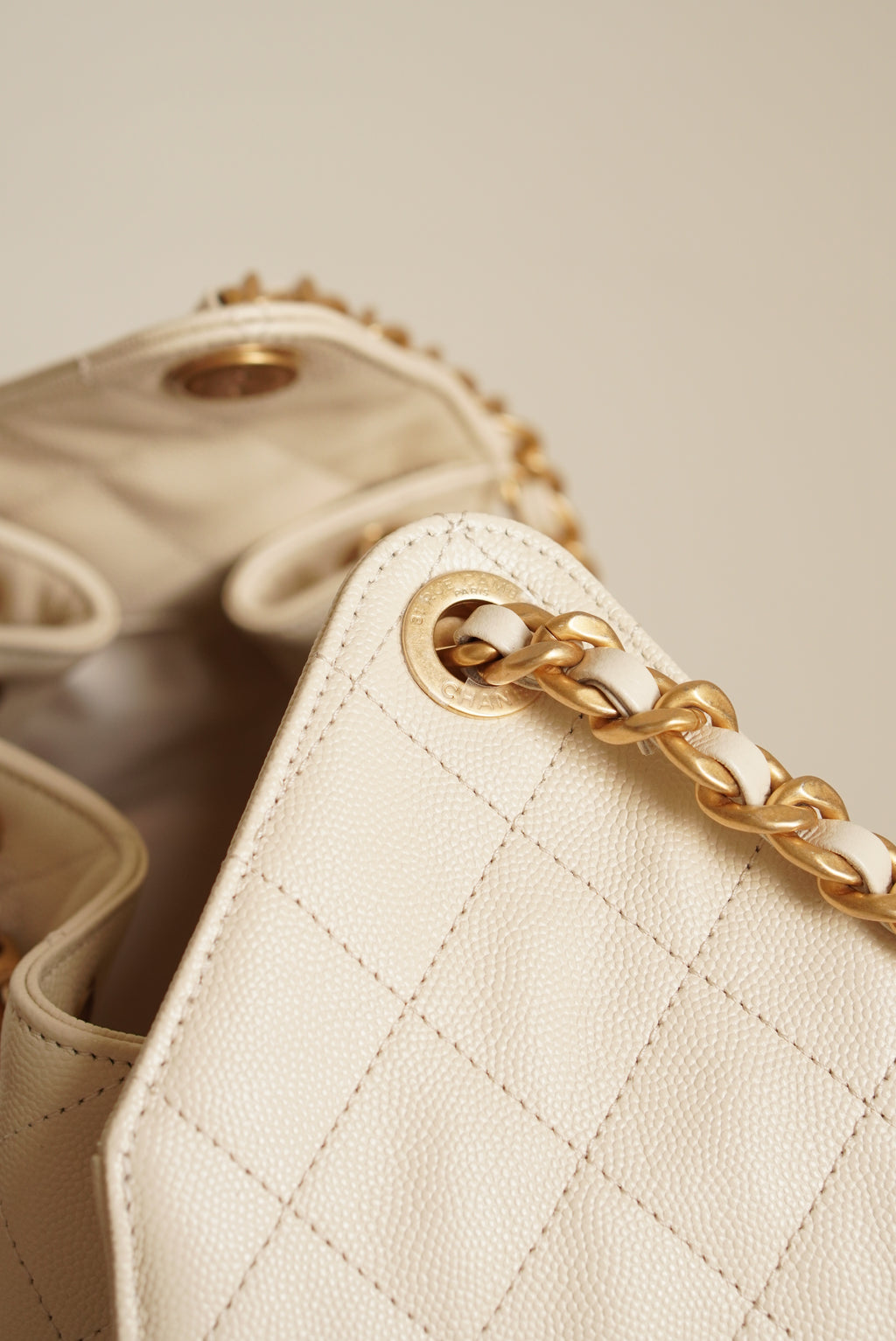 CHANEL 25 MEDIUM | LIGHT BEIGE
