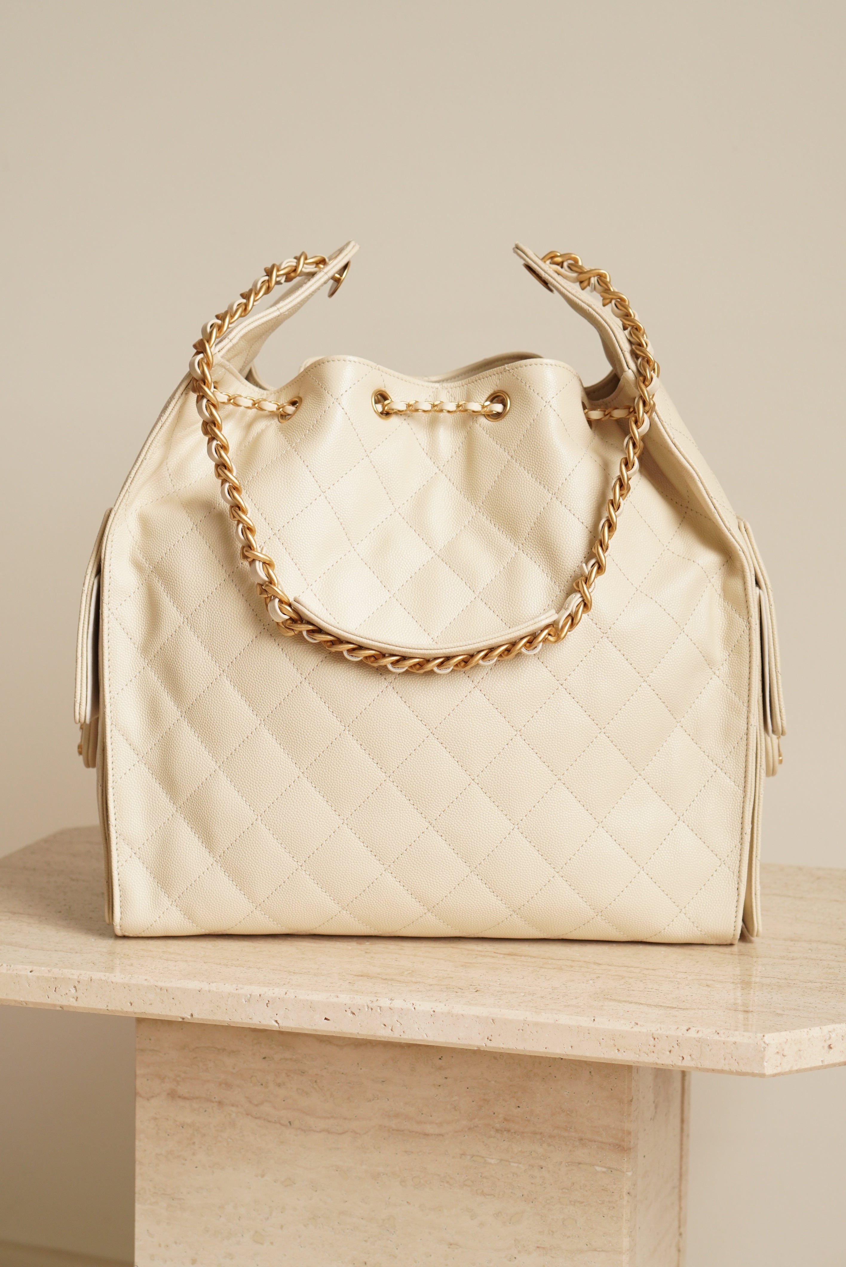 CHANEL 25 MEDIUM | LIGHT BEIGE