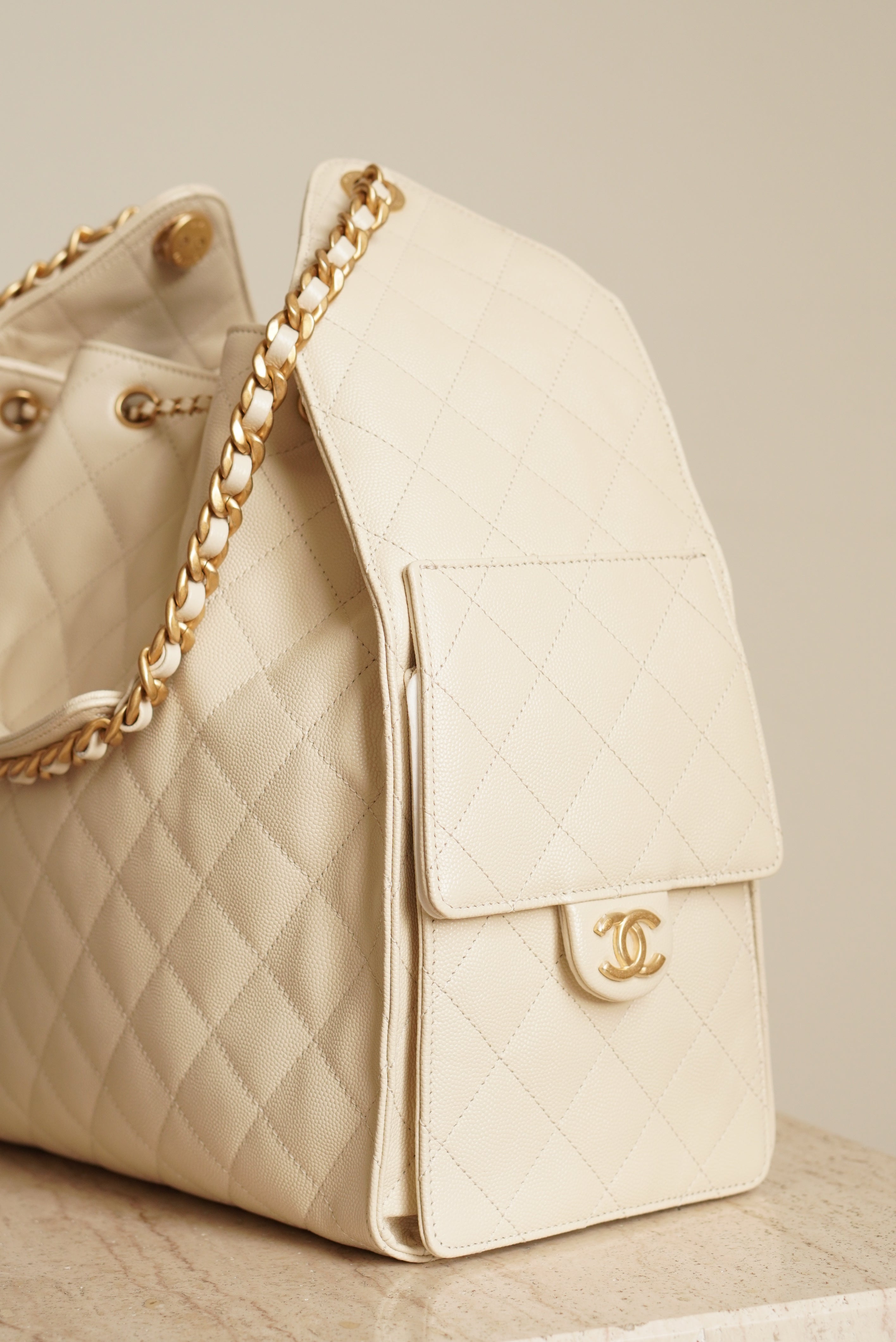 CHANEL 25 MEDIUM | LIGHT BEIGE