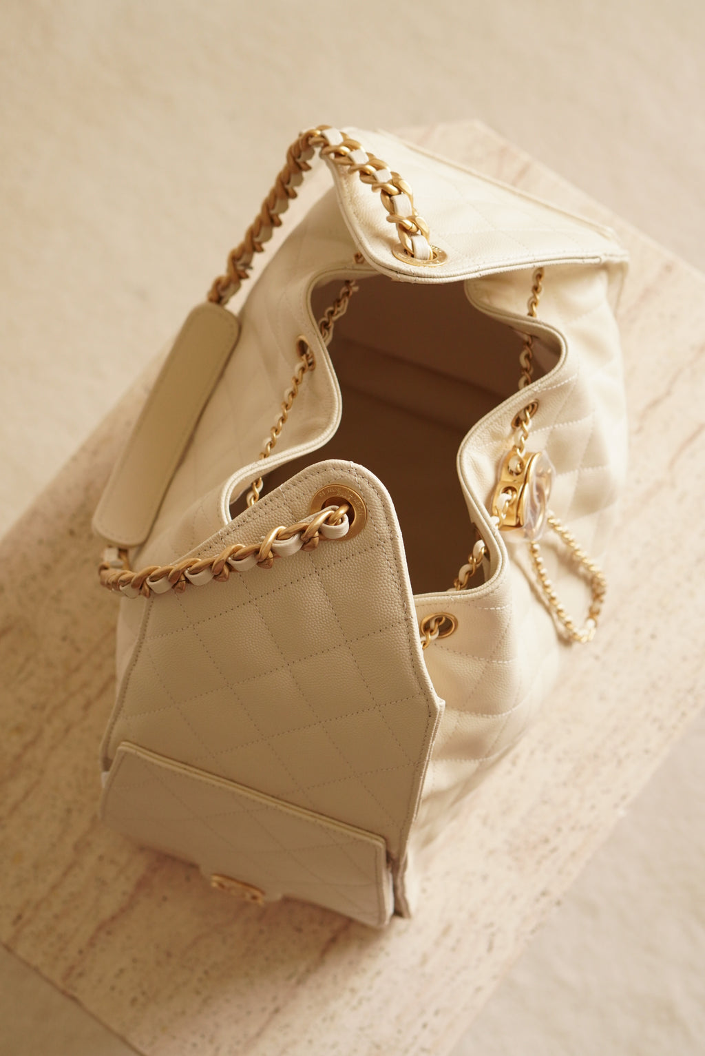 CHANEL 25 MEDIUM | LIGHT BEIGE