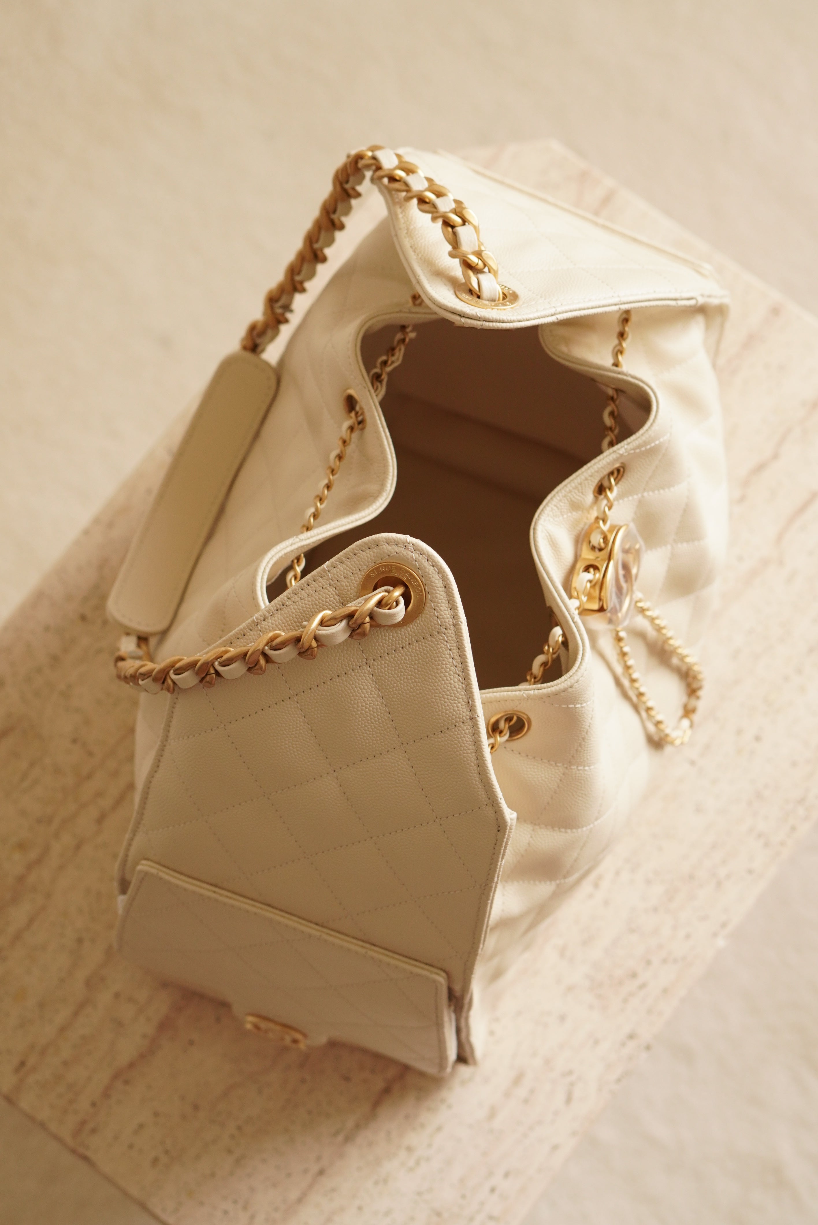 CHANEL 25 MEDIUM | LIGHT BEIGE