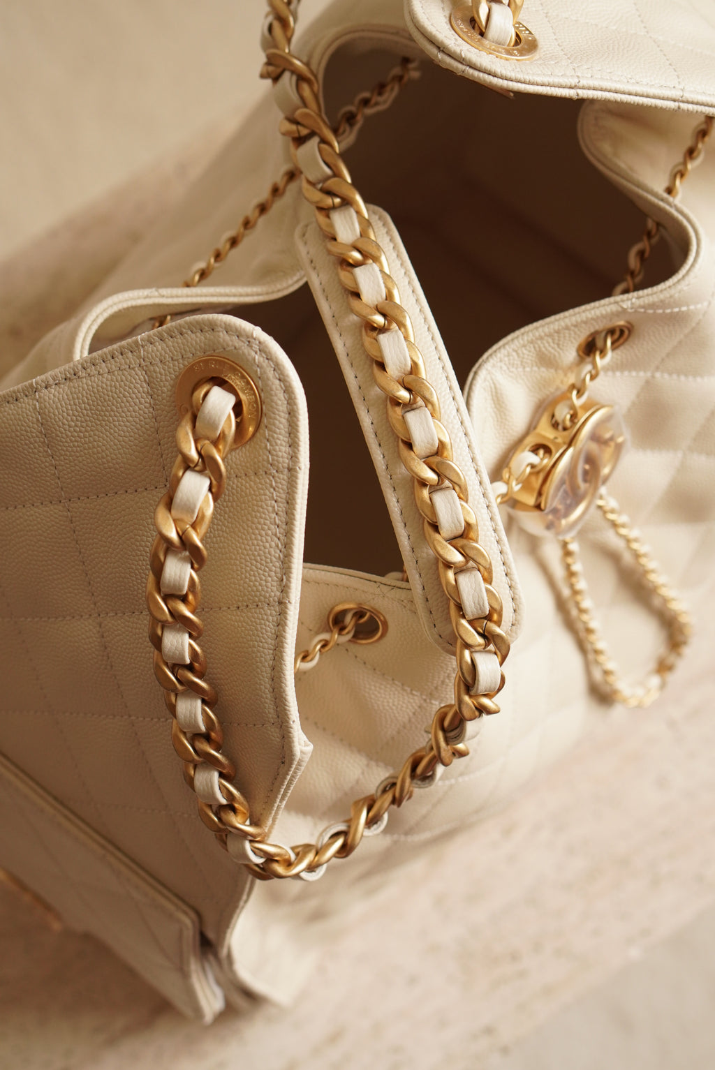 CHANEL 25 MEDIUM | LIGHT BEIGE
