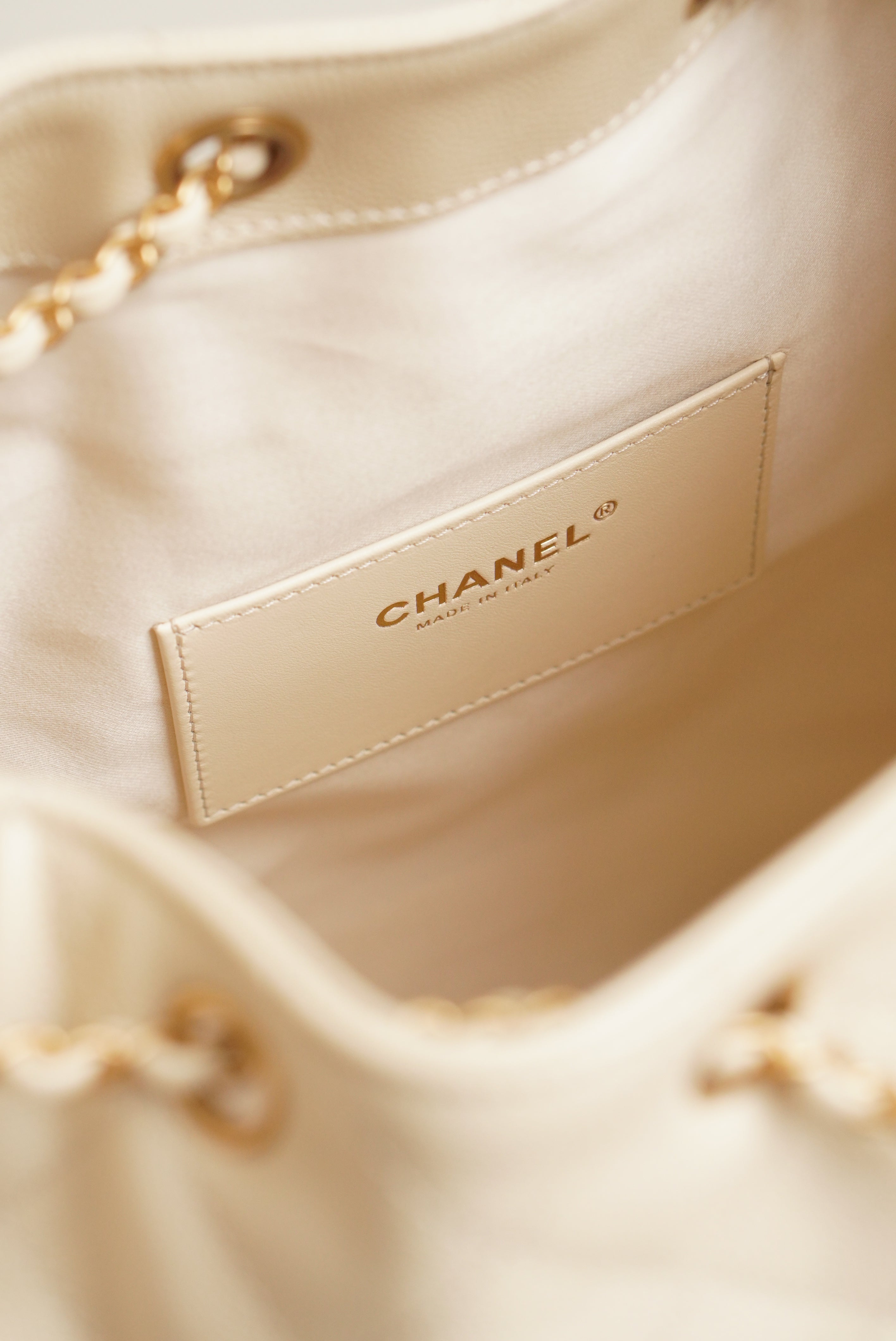 CHANEL 25 MEDIUM | LIGHT BEIGE