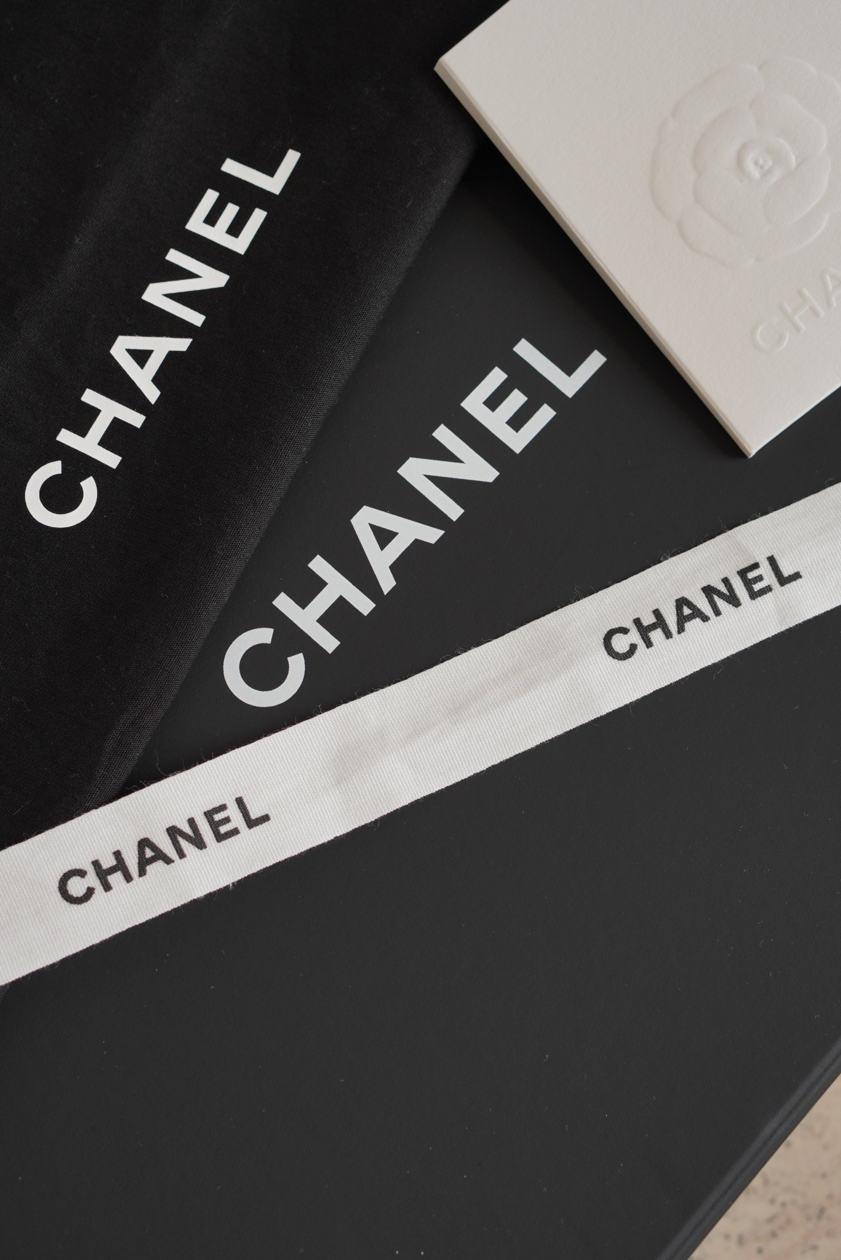 CHANEL 25 MEDIUM | LIGHT BEIGE
