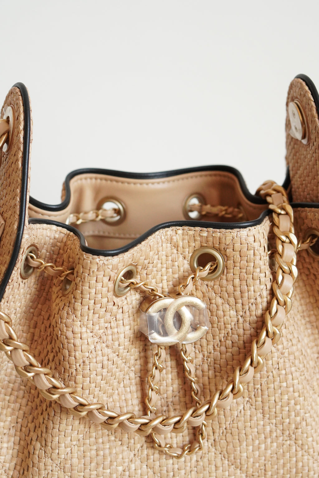 CHANEL 25 MINI | RAFFIA