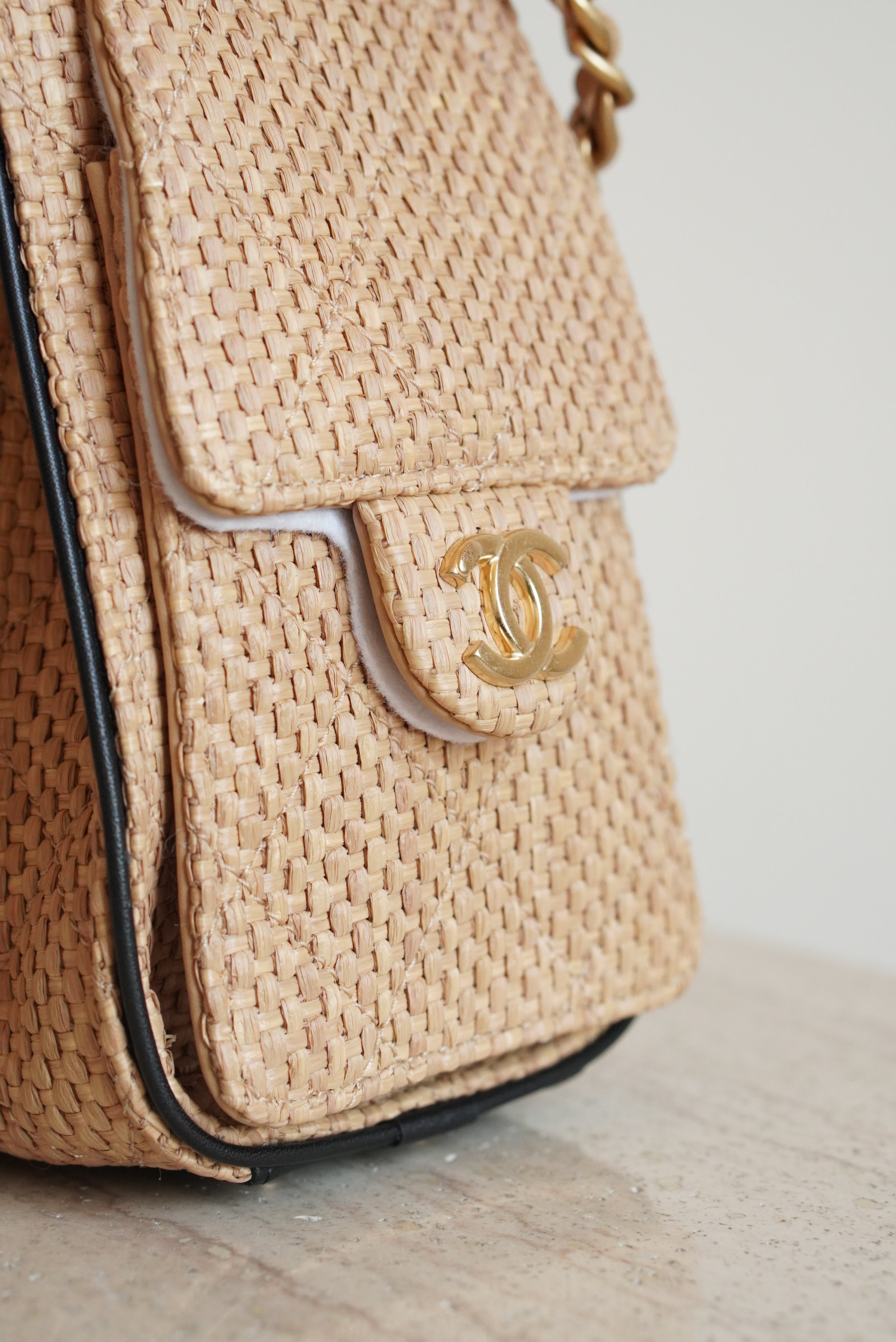 CHANEL 25 MINI | RAFFIA