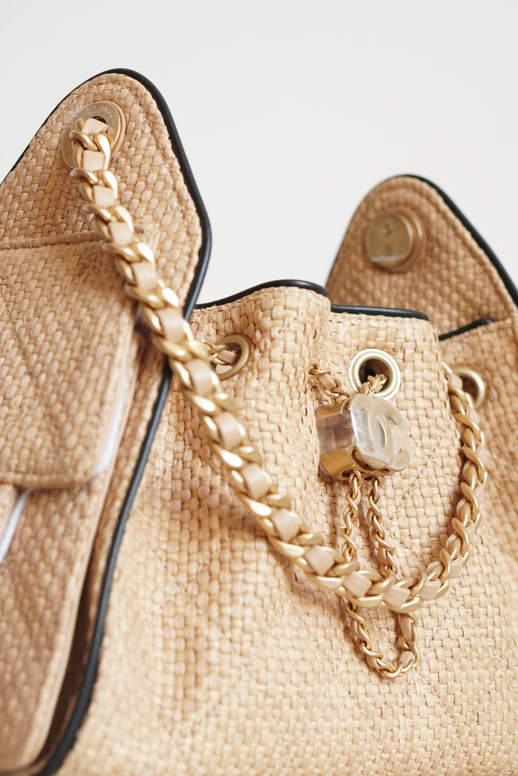 CHANEL 25 MINI | RAFFIA