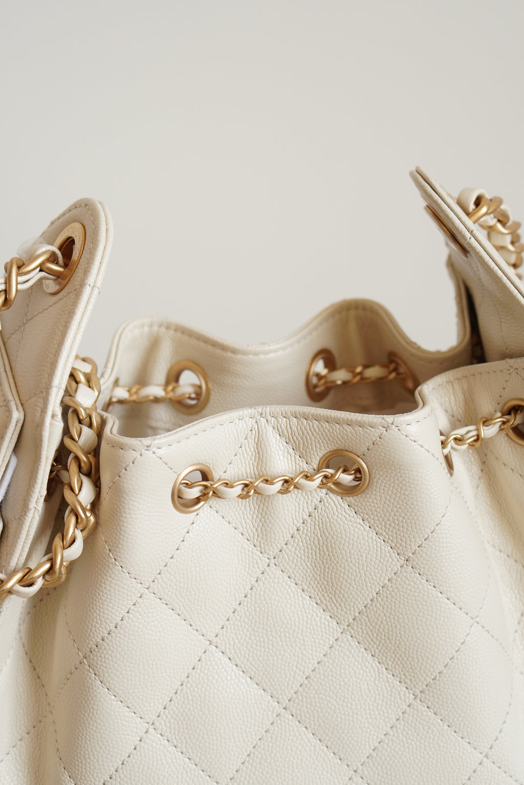 CHANEL 25 MINI | LIGHT BEIGE