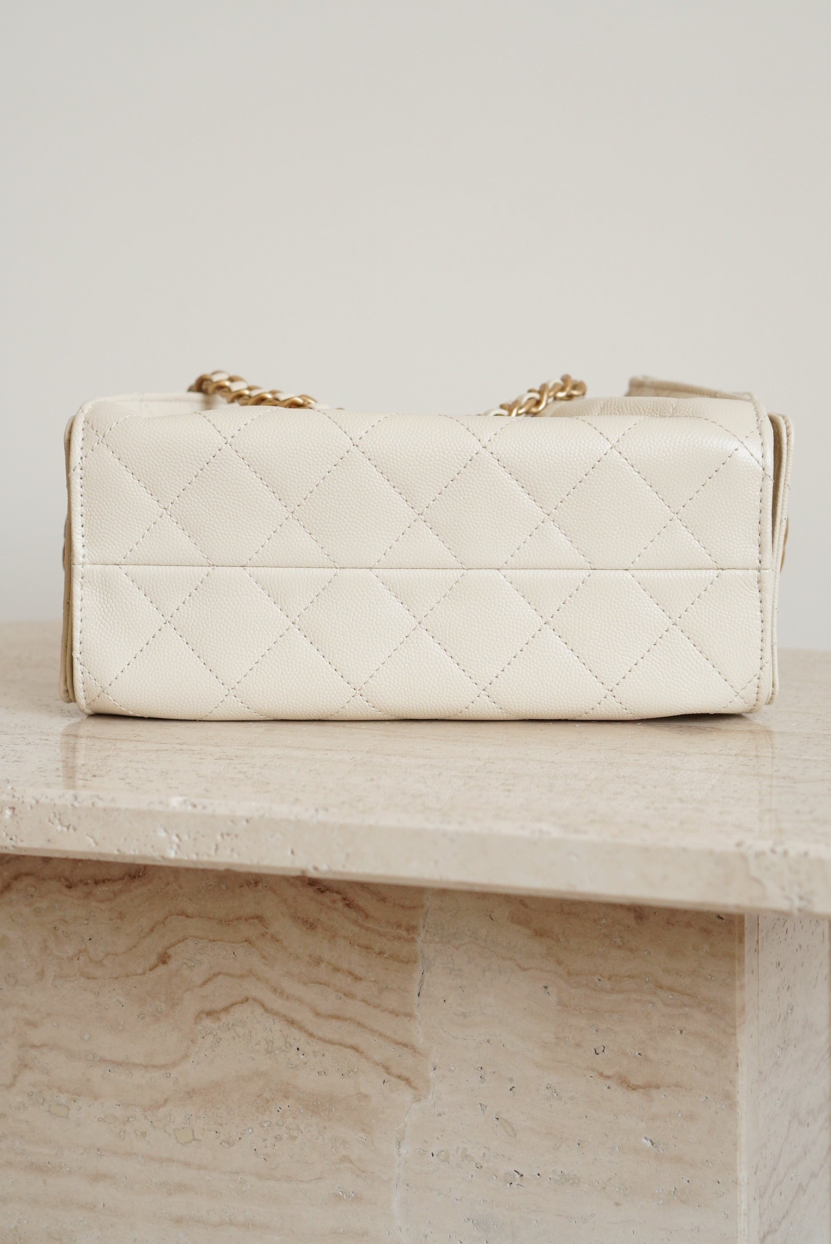 CHANEL 25 MINI | LIGHT BEIGE