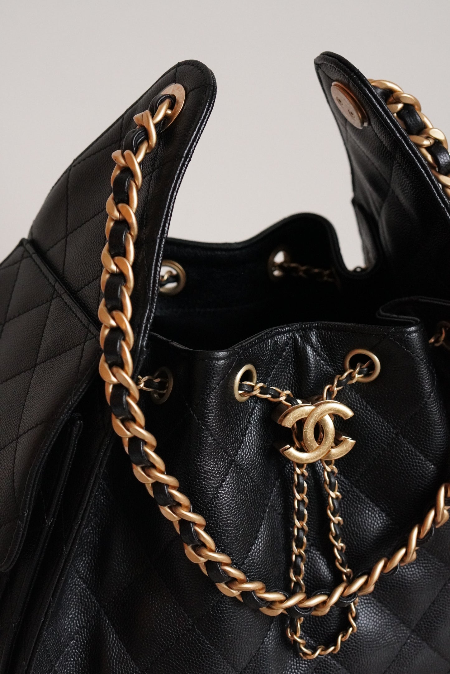 CHANEL 25 SMALL | BLACK