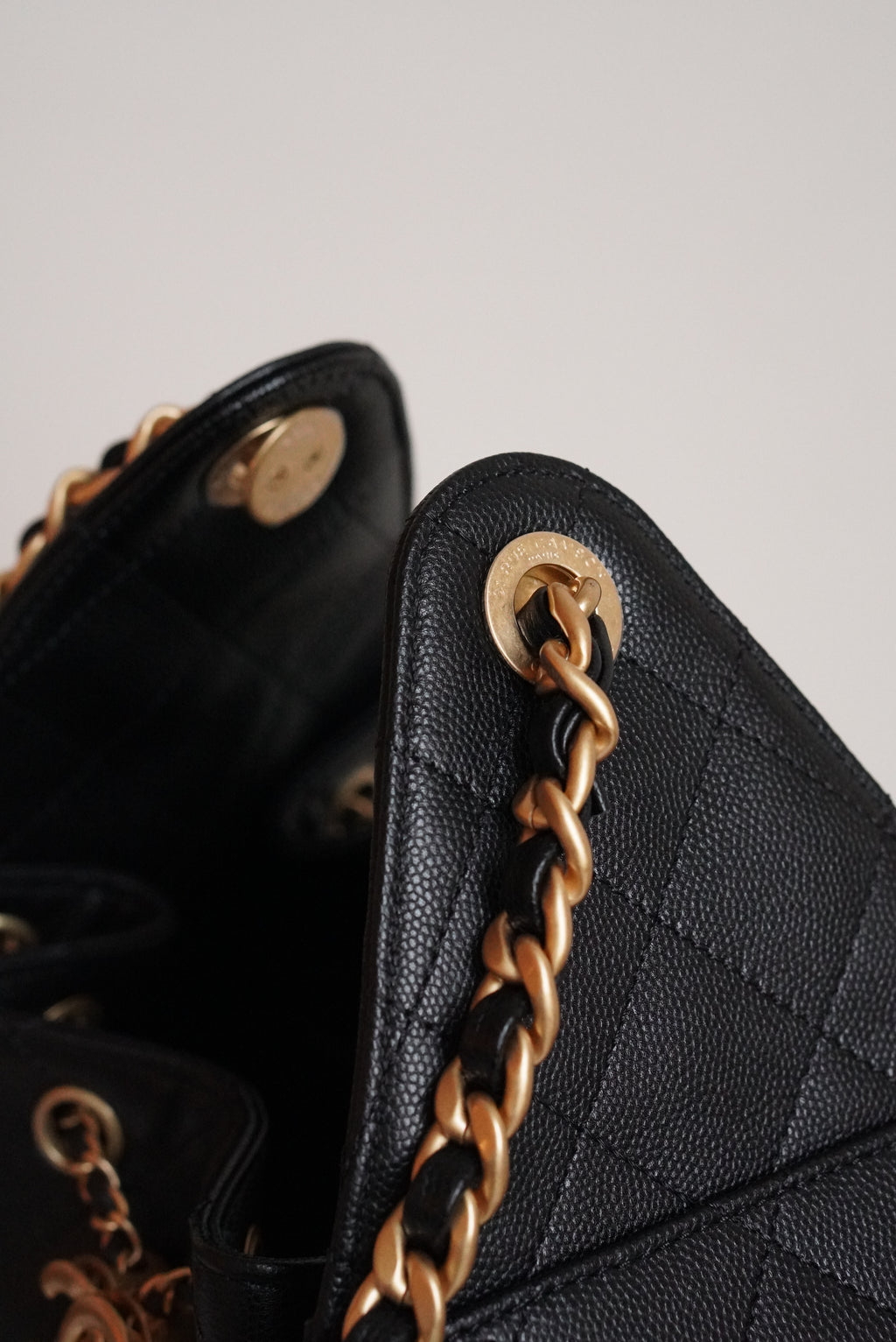 CHANEL 25 SMALL | BLACK
