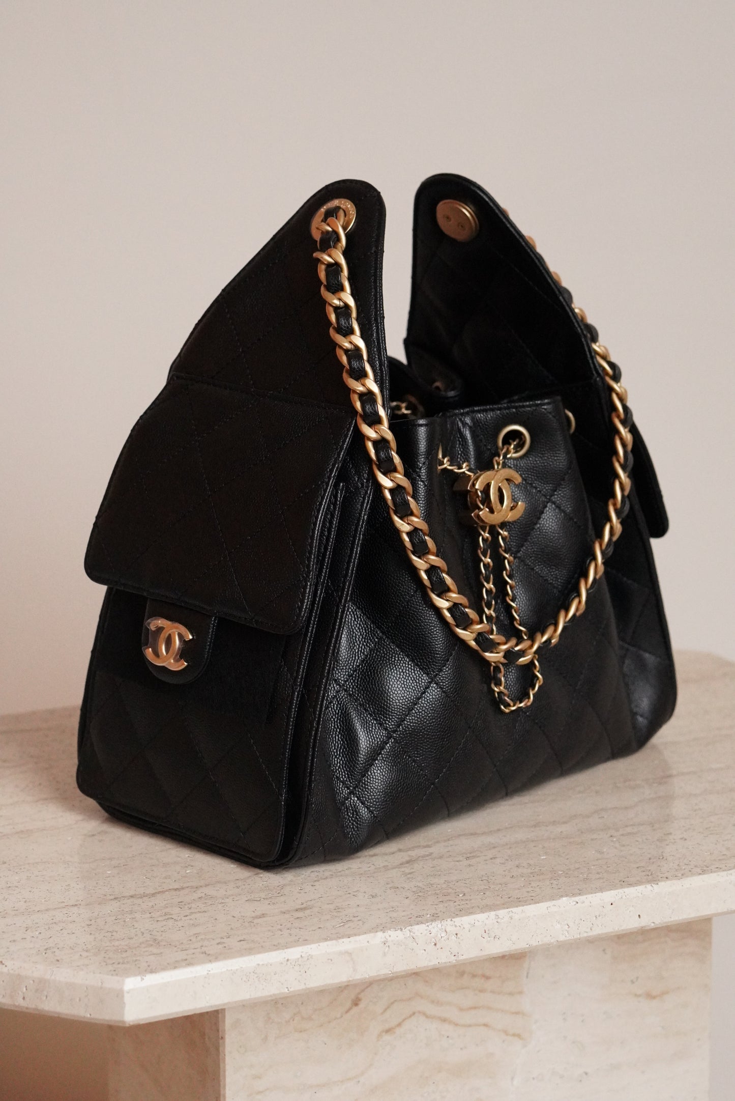 CHANEL 25 SMALL | BLACK