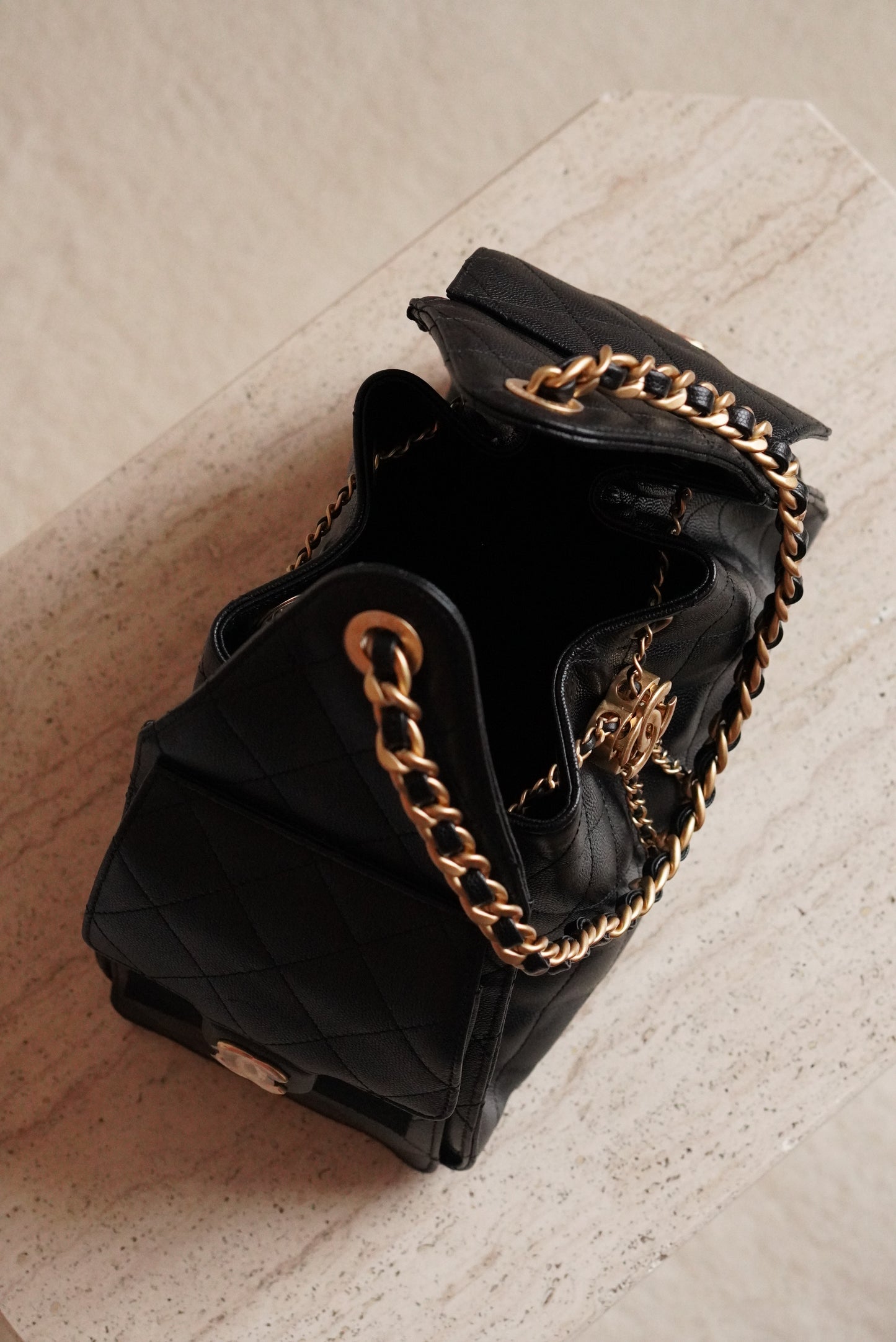 CHANEL 25 SMALL | BLACK
