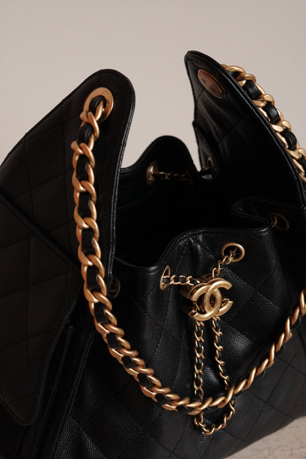 CHANEL 25 SMALL | BLACK